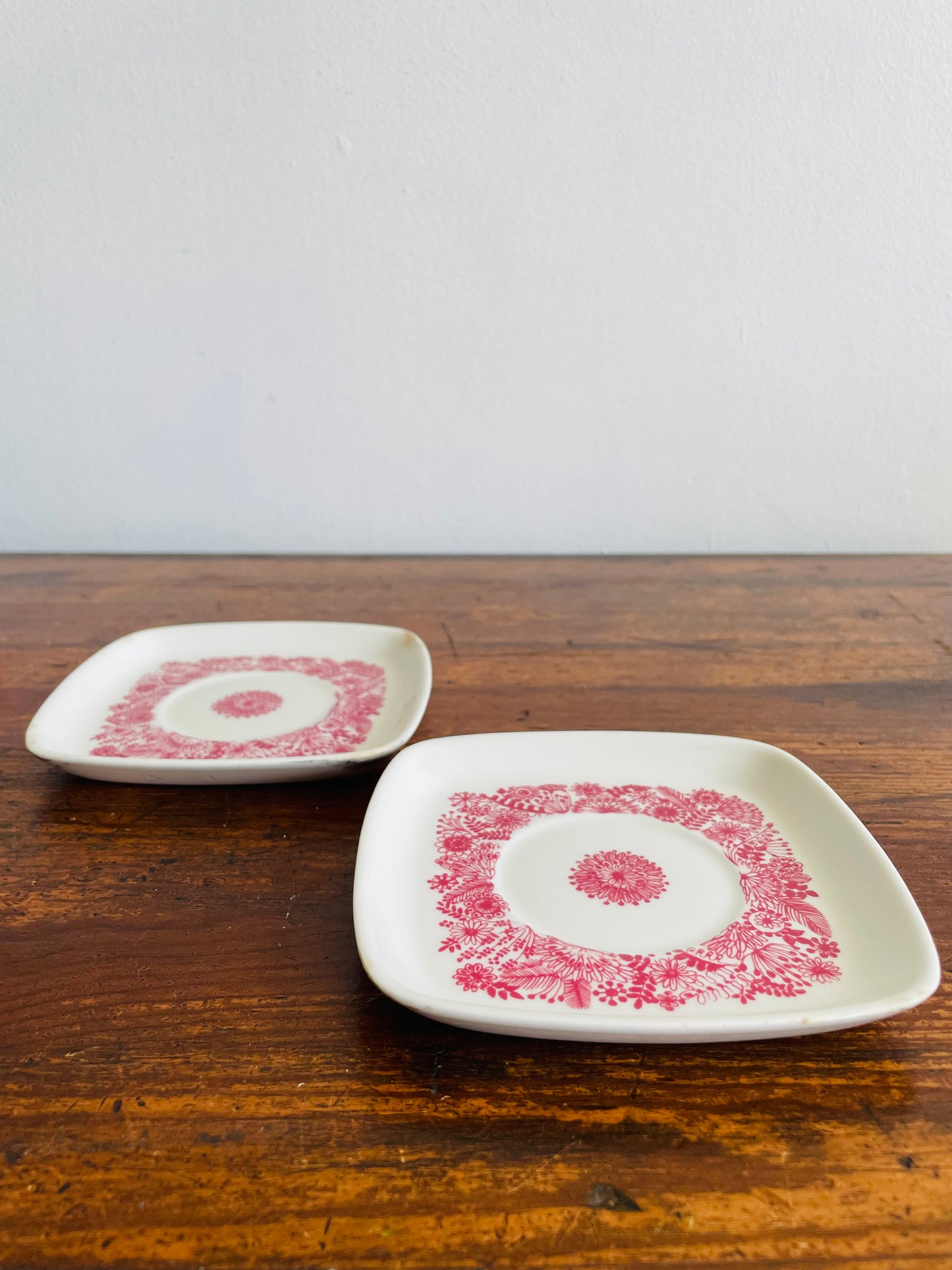 Figgjo Flint Norway Turi-Design "Arden" Set of 5 Pieces - Two Square Saucer Plates & Three Tea Cups