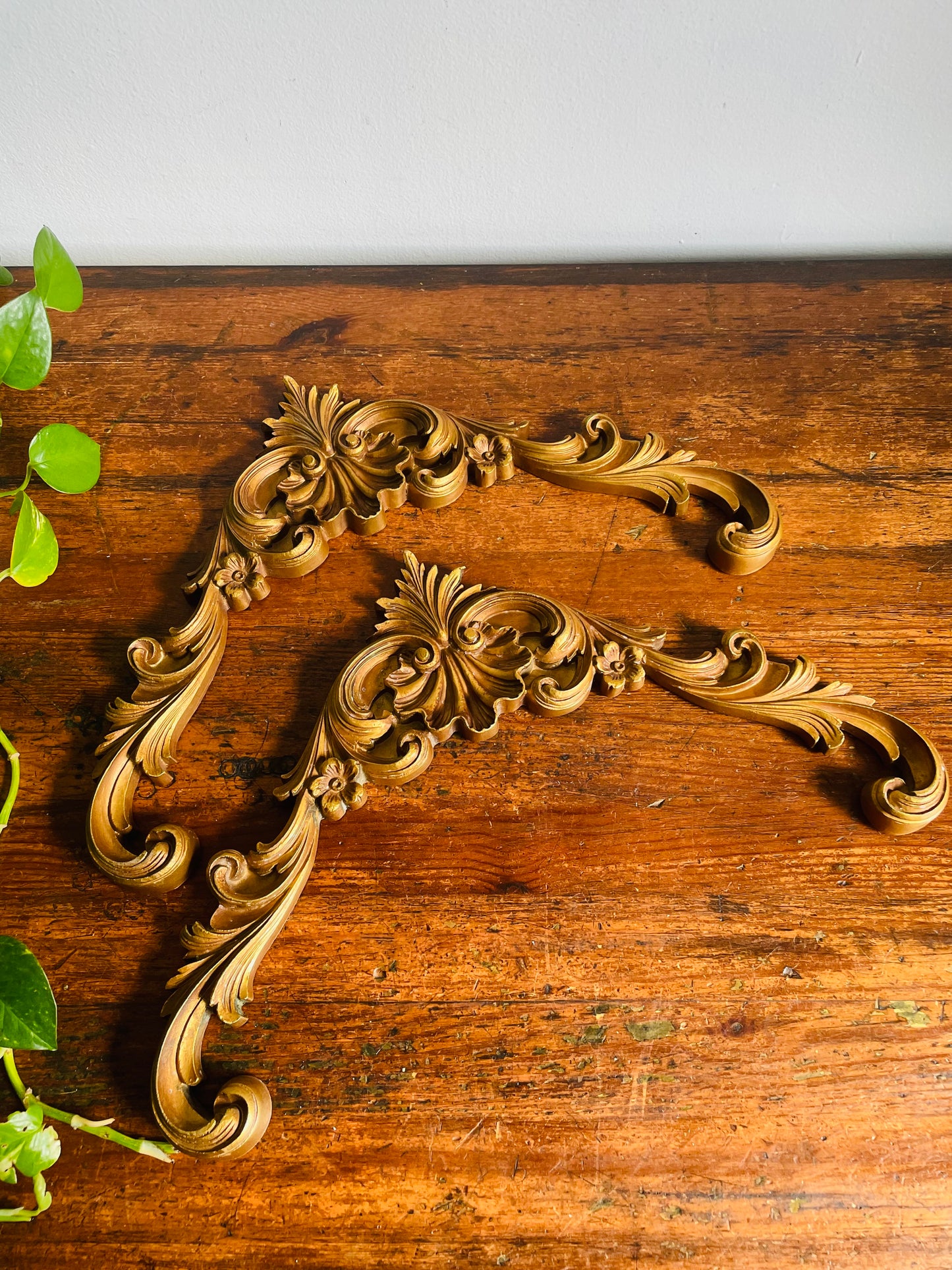 Vintage Ornate Gold Arch Filigree Decorative Pieces - Syroco / Italian Rococo Style - Set of 2 - Great DIY Project Pieces - Wall Decor, Mantle, Shelf, Etc.
