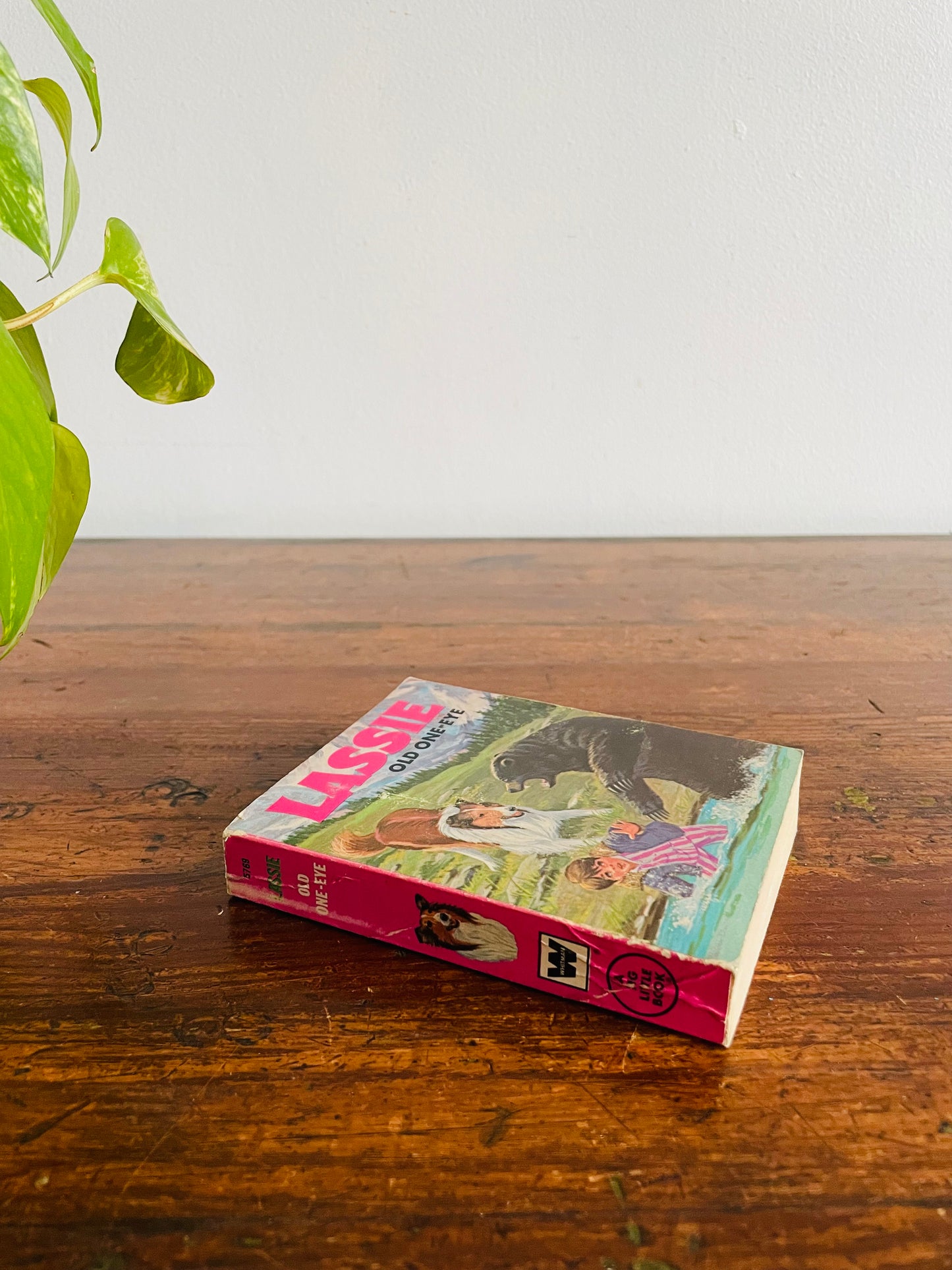 Lassie Old One-Eye by George Elrick Pocket Sized Paperback Book (1975)