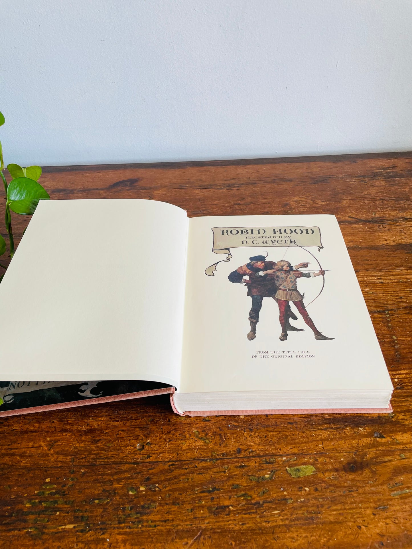 Vintage Robin Hood Hardcover Book by Paul Creswick & Illustrated by N.C. Wyeth