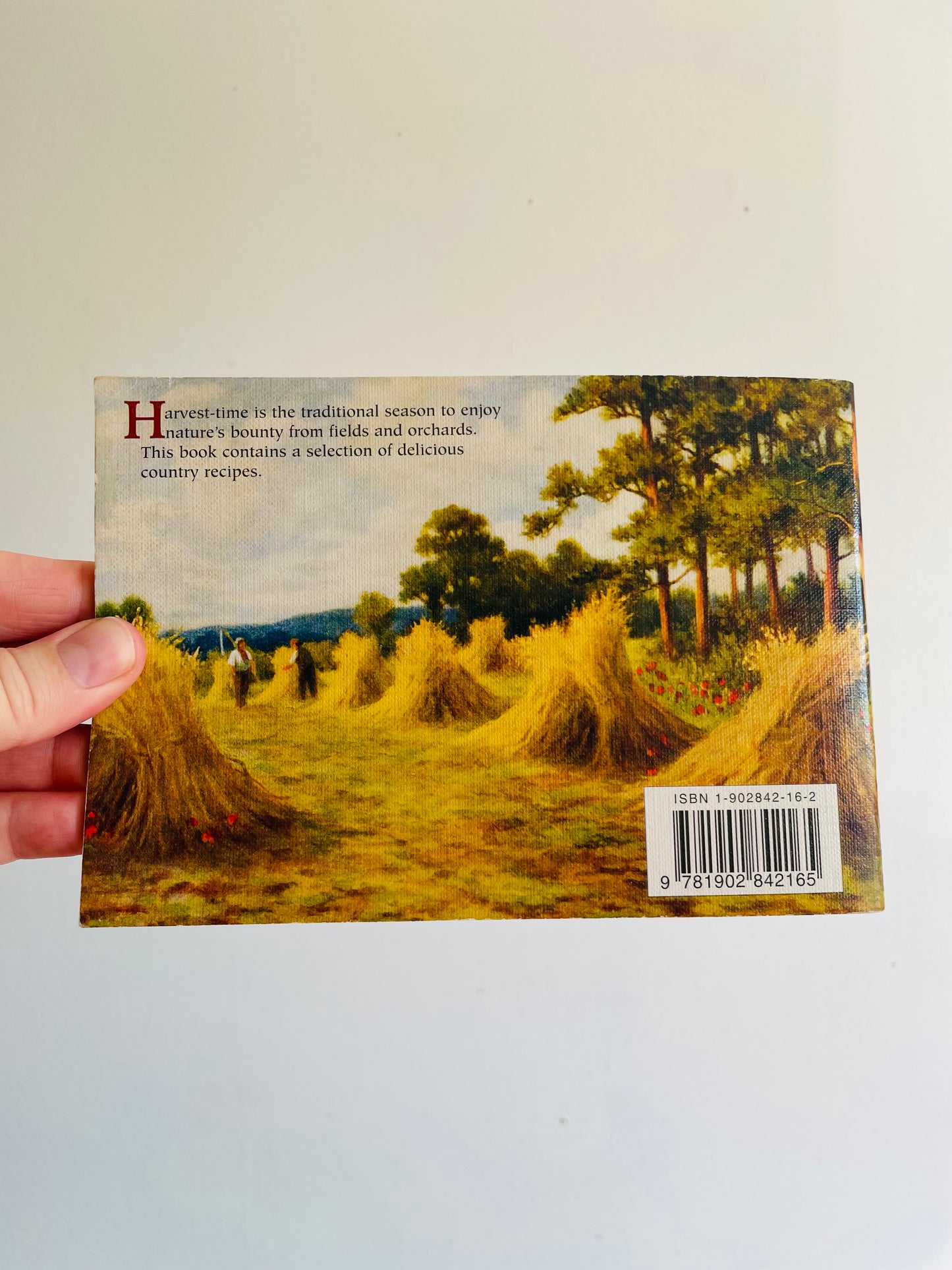 Favourite Harvest Recipes Pocket Cookbook - Traditional Seasonal Fare