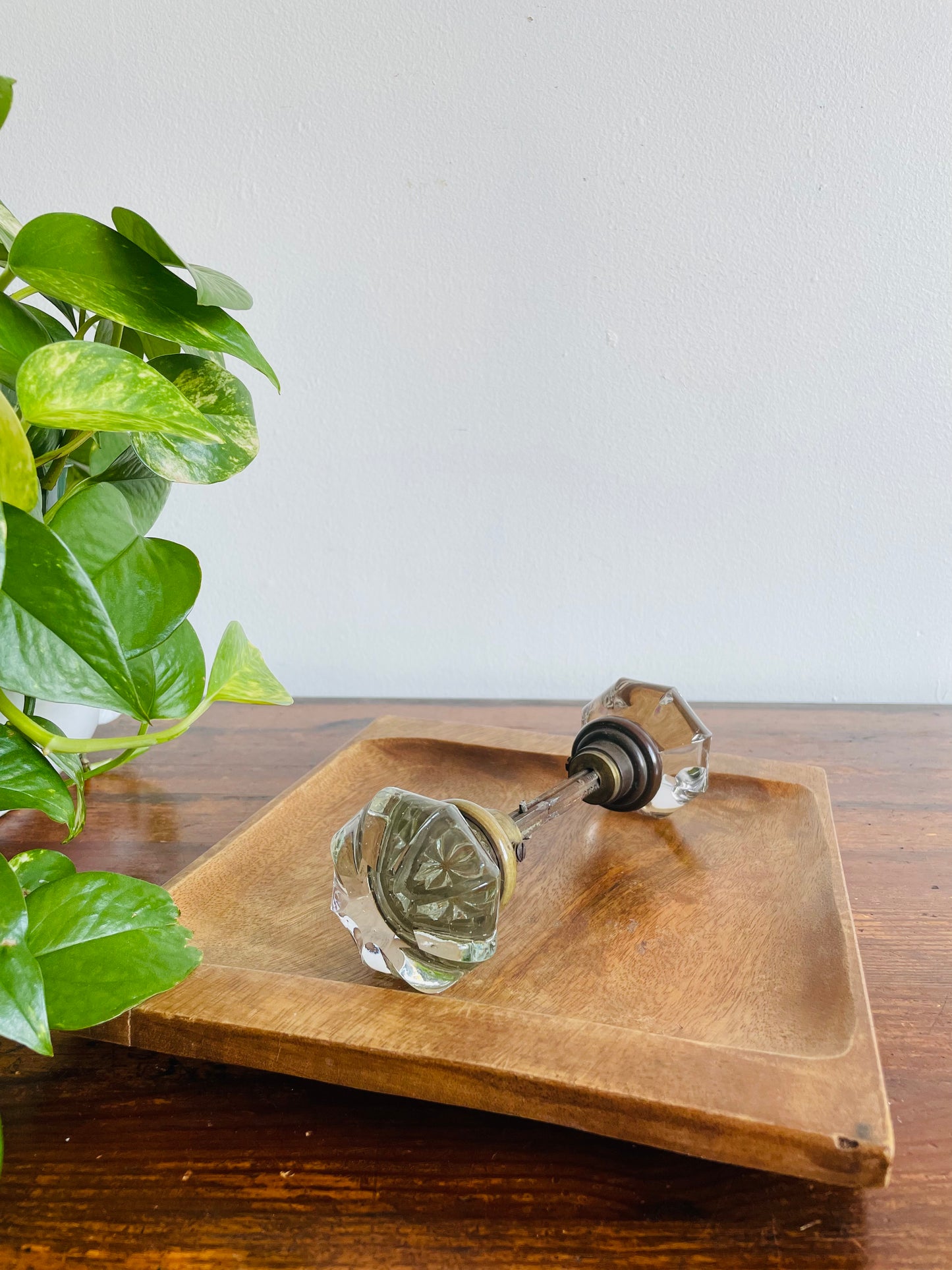 Fluted Glass 8 Point Door Knob Set with Brass Connecting Spindle Shaft #2