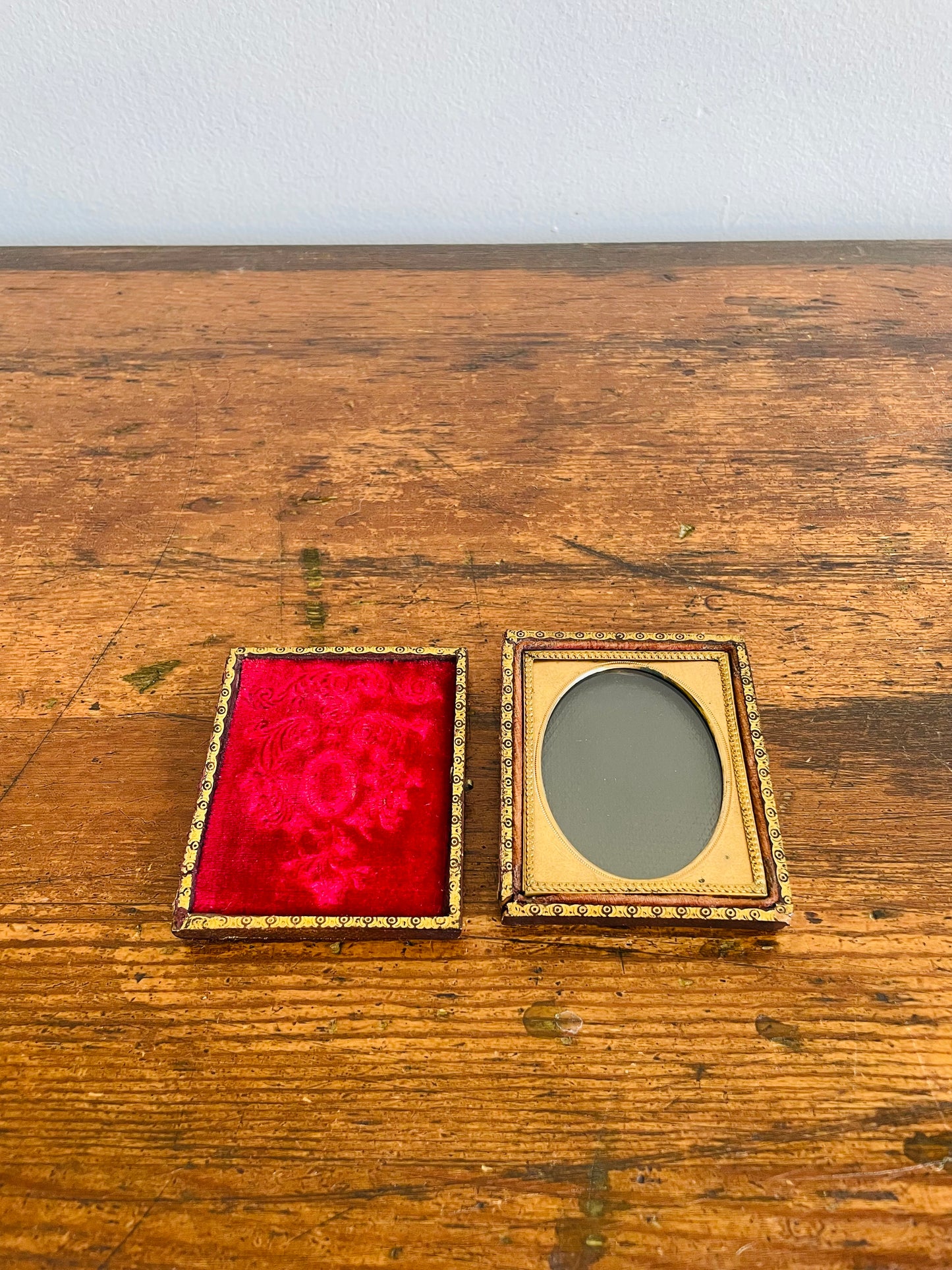 Antique 1800s Ambrotype or Daguerreotype Tooled Leather & Brass Photo Frame Case