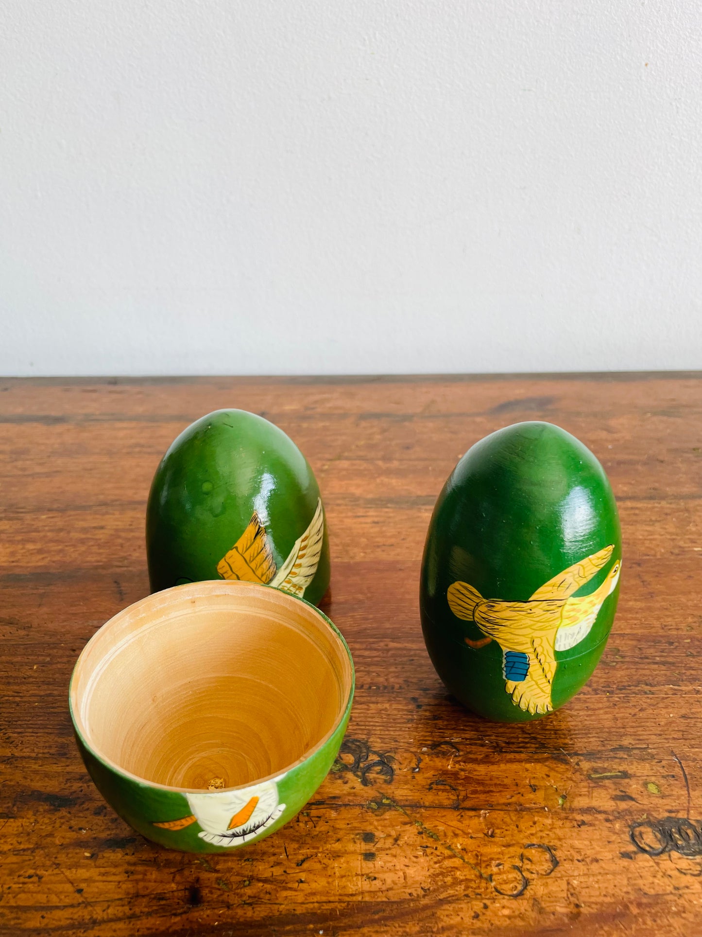 Vintage Matryoshka-Style Nesting Eggs - Painted Green with Duck Birds in Flight Graphics - Set of 5