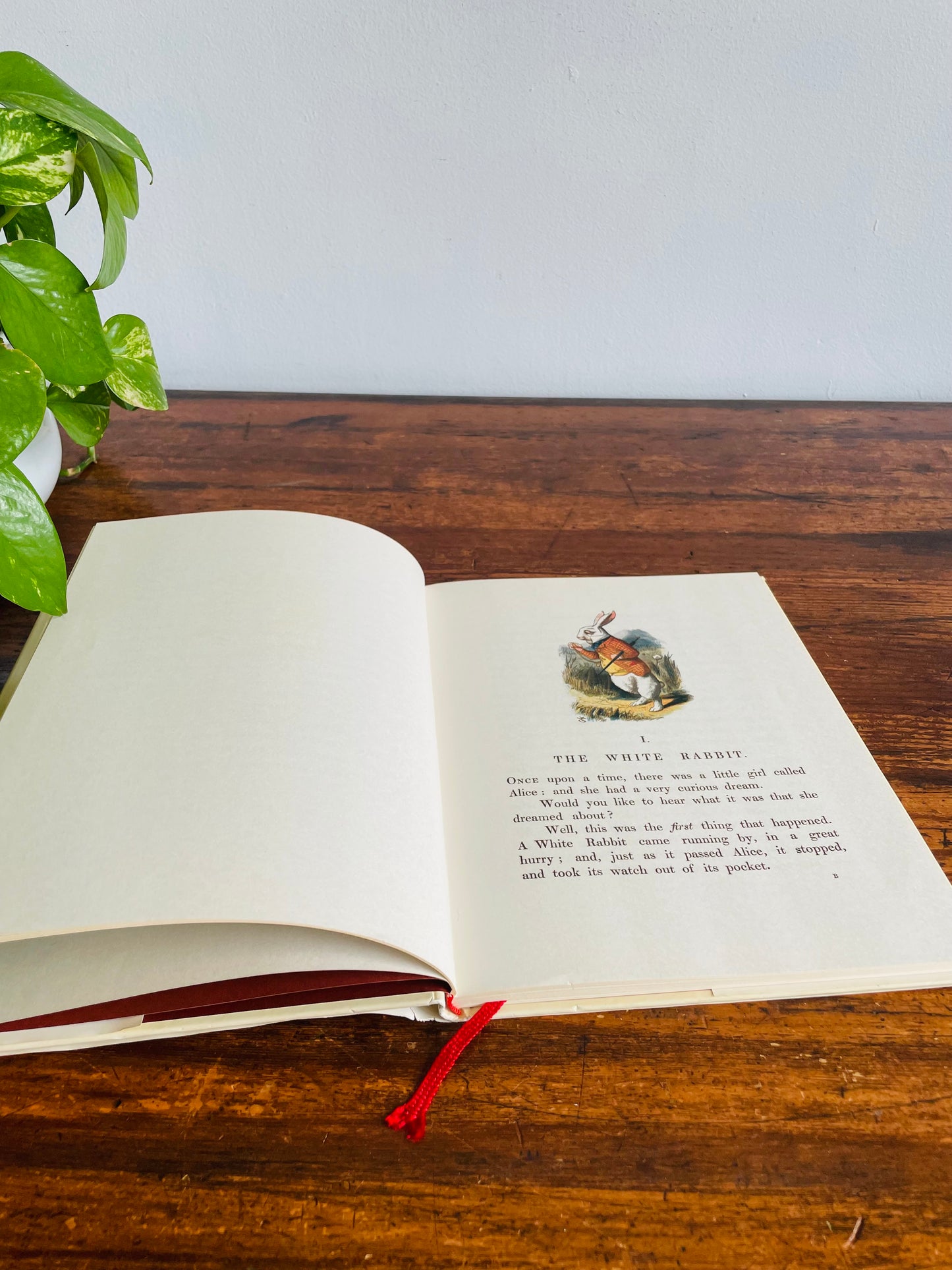 The Nursery Alice by Lewis Carroll Hardcover Book - 1980 Reprint