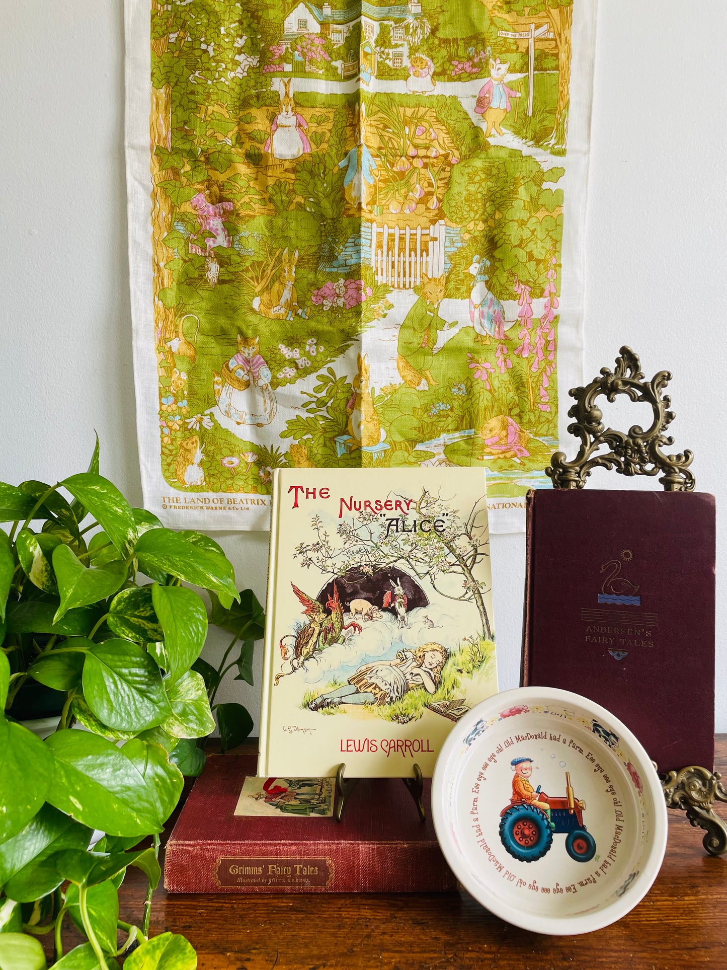 The Nursery Alice by Lewis Carroll Hardcover Book - 1980 Reprint