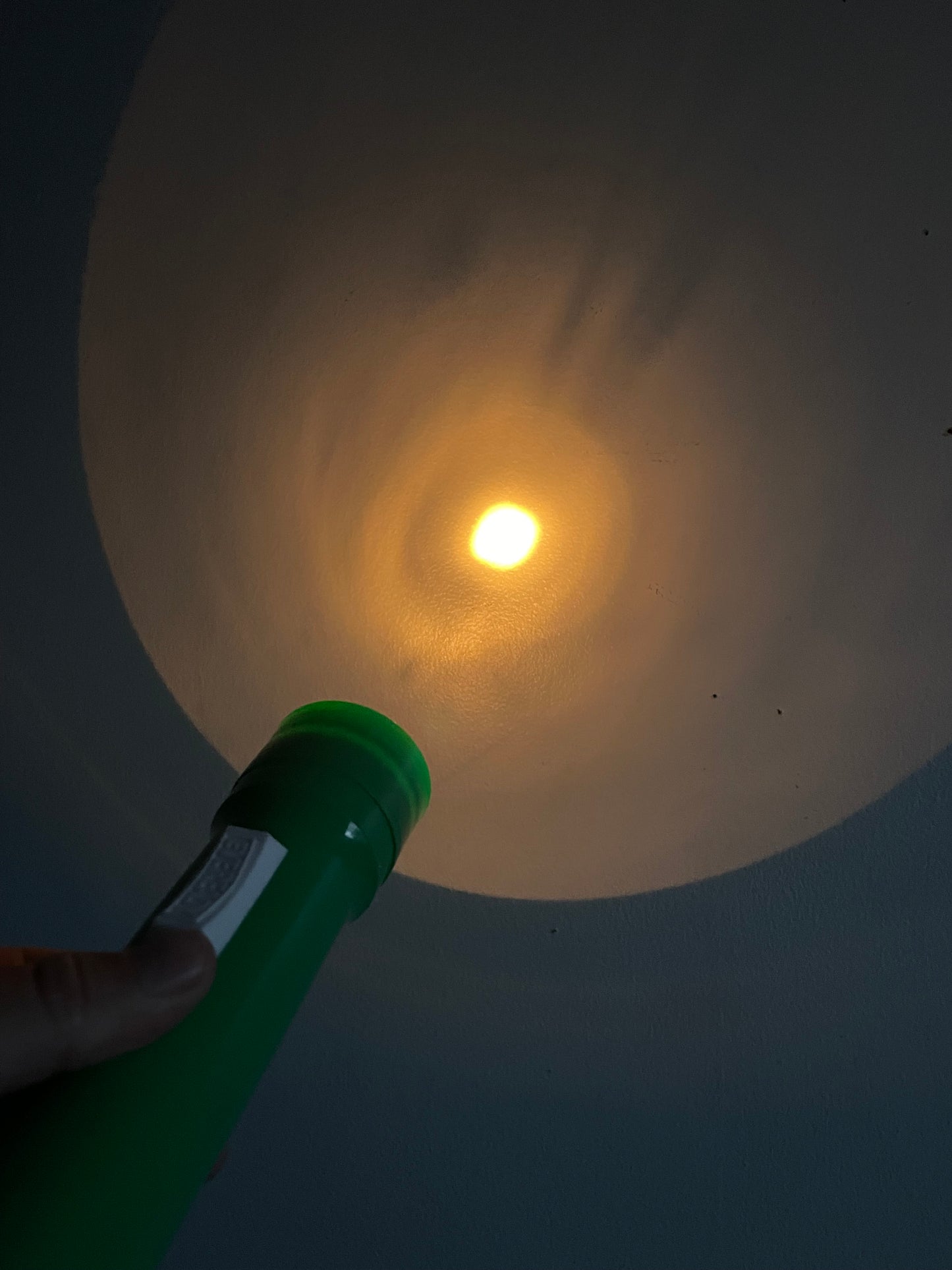 Vintage Eveready Battery Co. Bright Green Plastic Flashlight - St. Louis MO - Tested / Works!