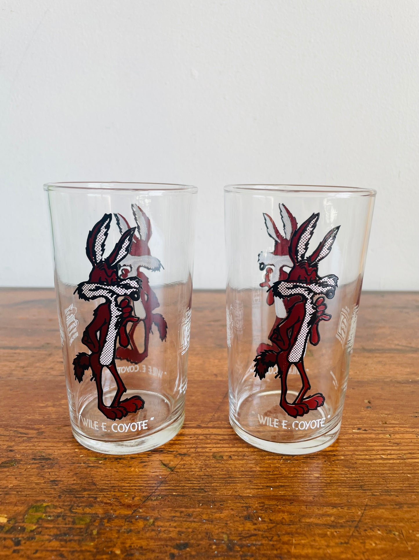 1978 Warner Bros Tim Hortons & Pepsi Wile E Coyote Collector Series Glasses - Set of 2