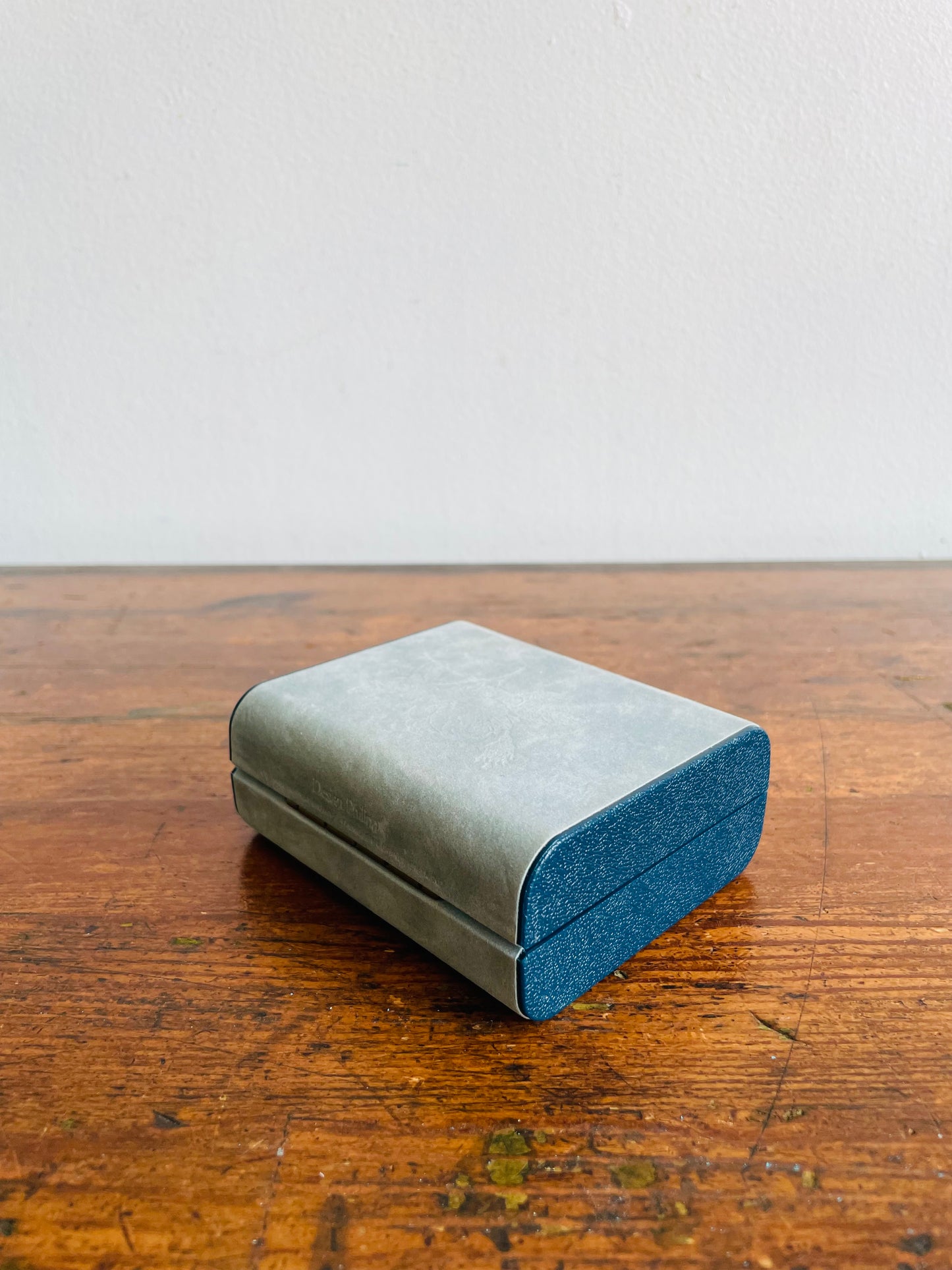 Design Philipp Hard Shell Powder Blue Velvet Jewellery Travel Case for Earrings with Rose Emblem - Has Mirror Inside & Can Hold 6 Pairs of Earrings - Made in Great Britain