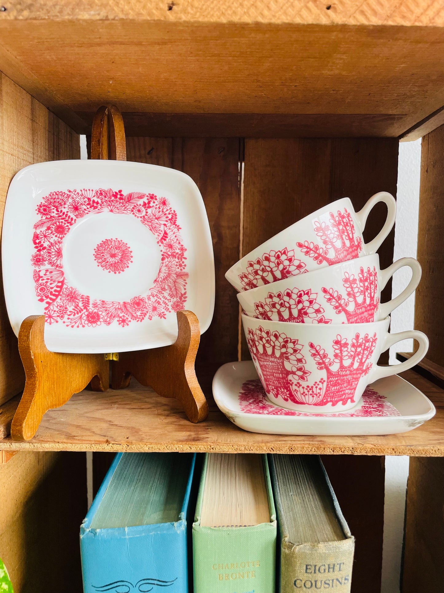 Figgjo Flint Norway Turi-Design "Arden" Set of 5 Pieces - Two Square Saucer Plates & Three Tea Cups