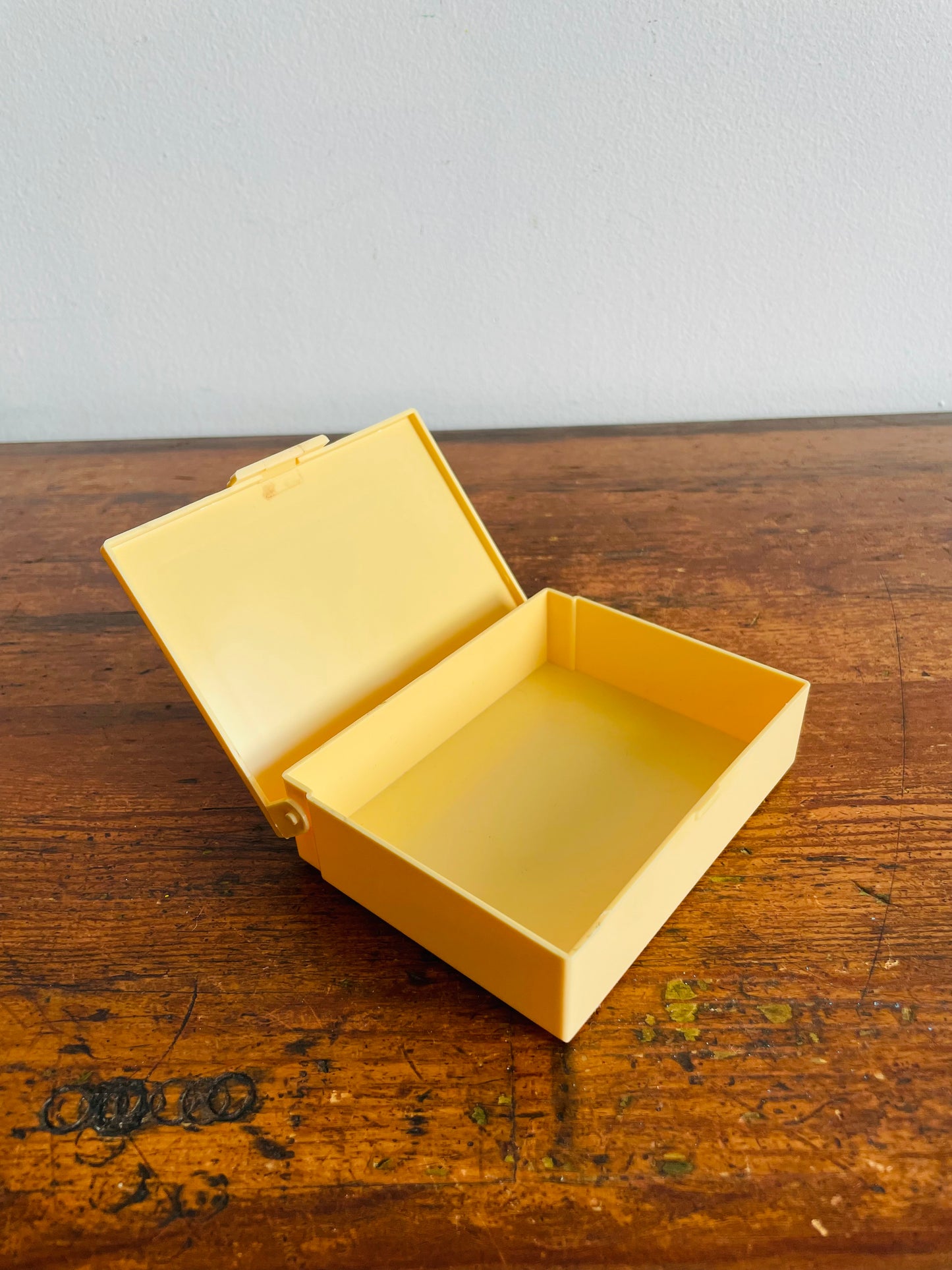 Celluloid Trinket Box with Hinged Lid & Green Grecian Design