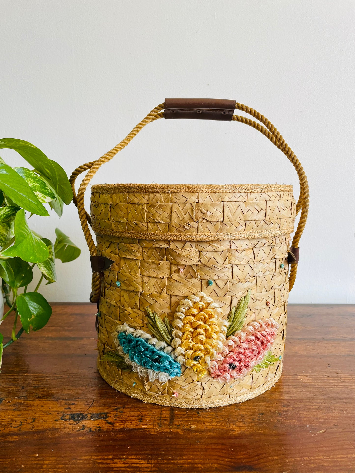 Woven Straw & Raffia Bucket Purse Basket with Lid