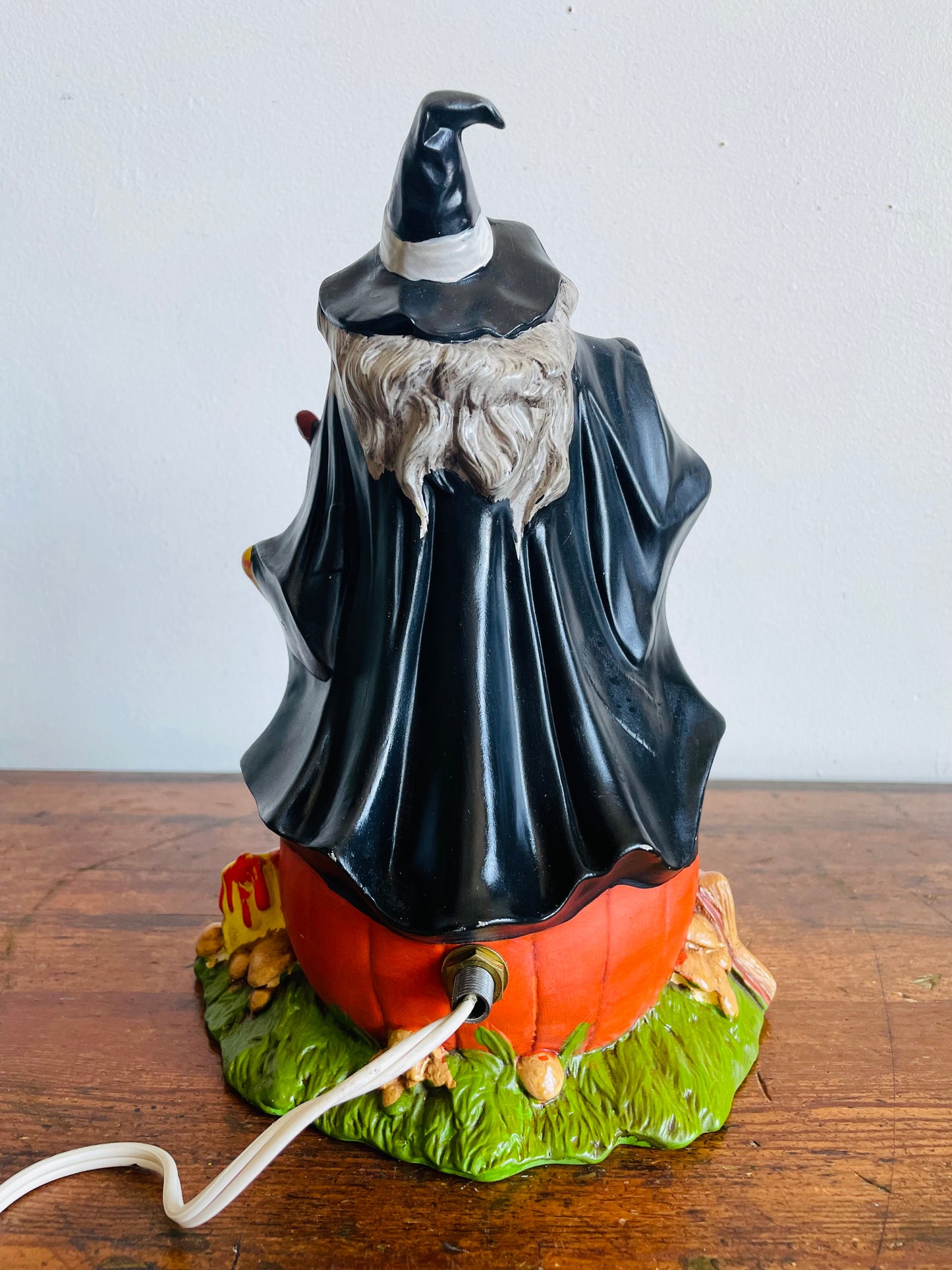 Vintage 1972 Byron Molds Halloween Witch & Black Cat Sitting on Jack-o-Lantern Pumpkin Lamp Light - Tested/Works - Includes Red Lightbulb