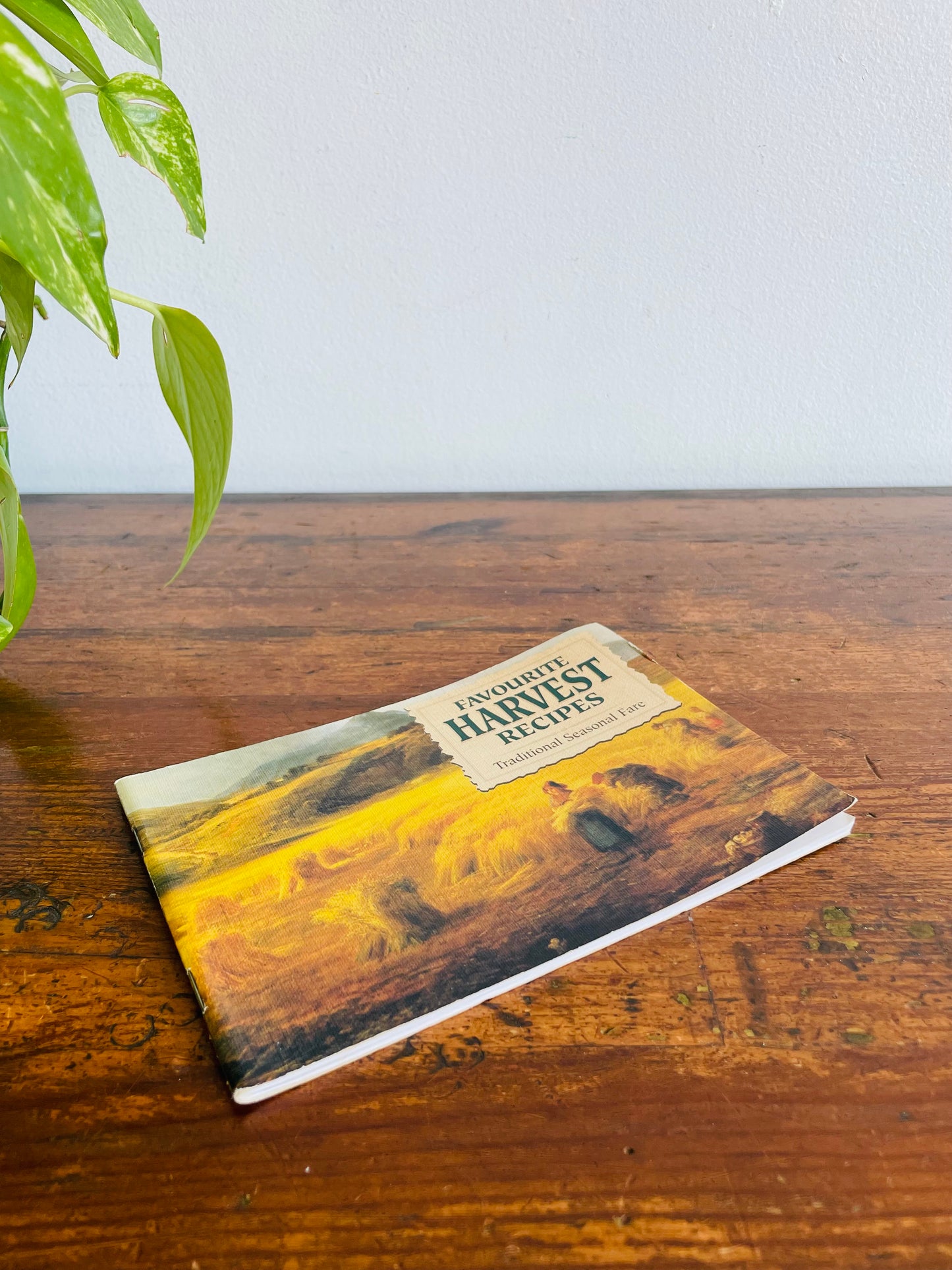 Favourite Harvest Recipes Pocket Cookbook - Traditional Seasonal Fare