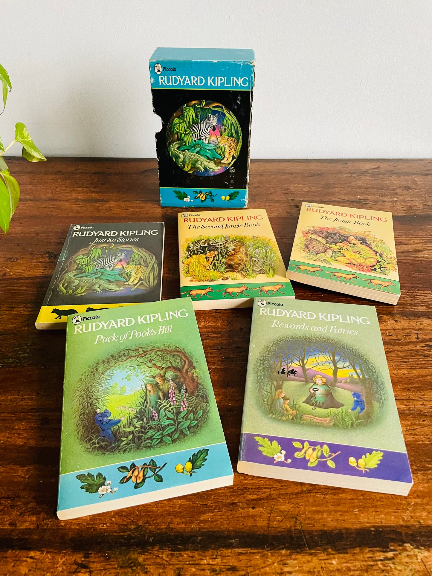 Rudyard Kipling Paperbook Book Box Set - The Jungle Book, The Second Jungle Book, Just So Stories, Puck of Pook's Hill & Rewards and Fairies (1975)
