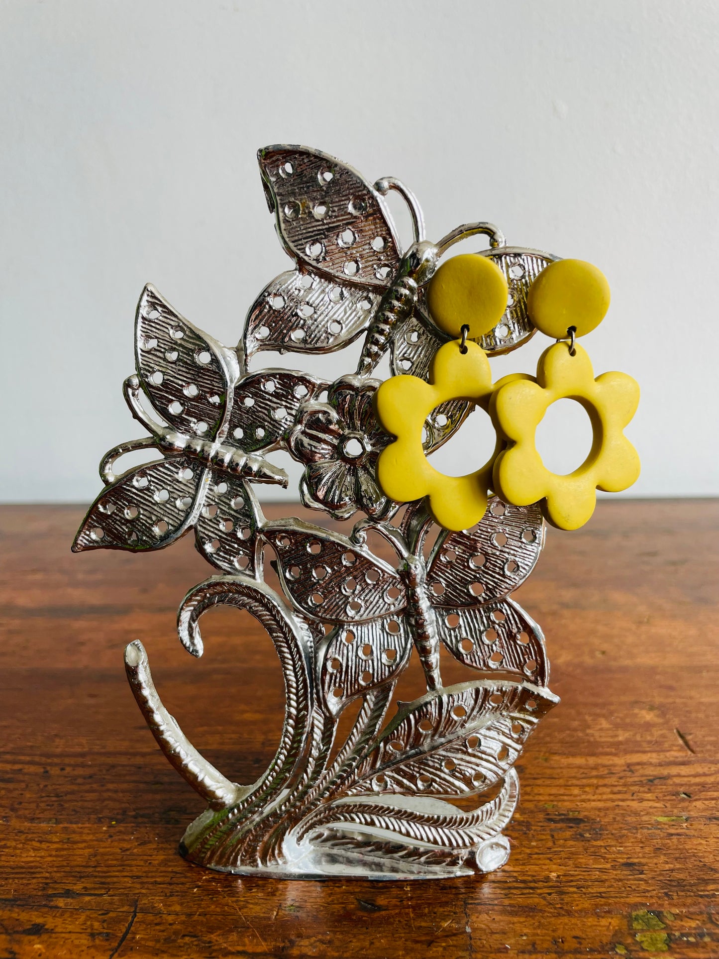 Torino Silver Metal Earring Holder with Butterflies & Flower