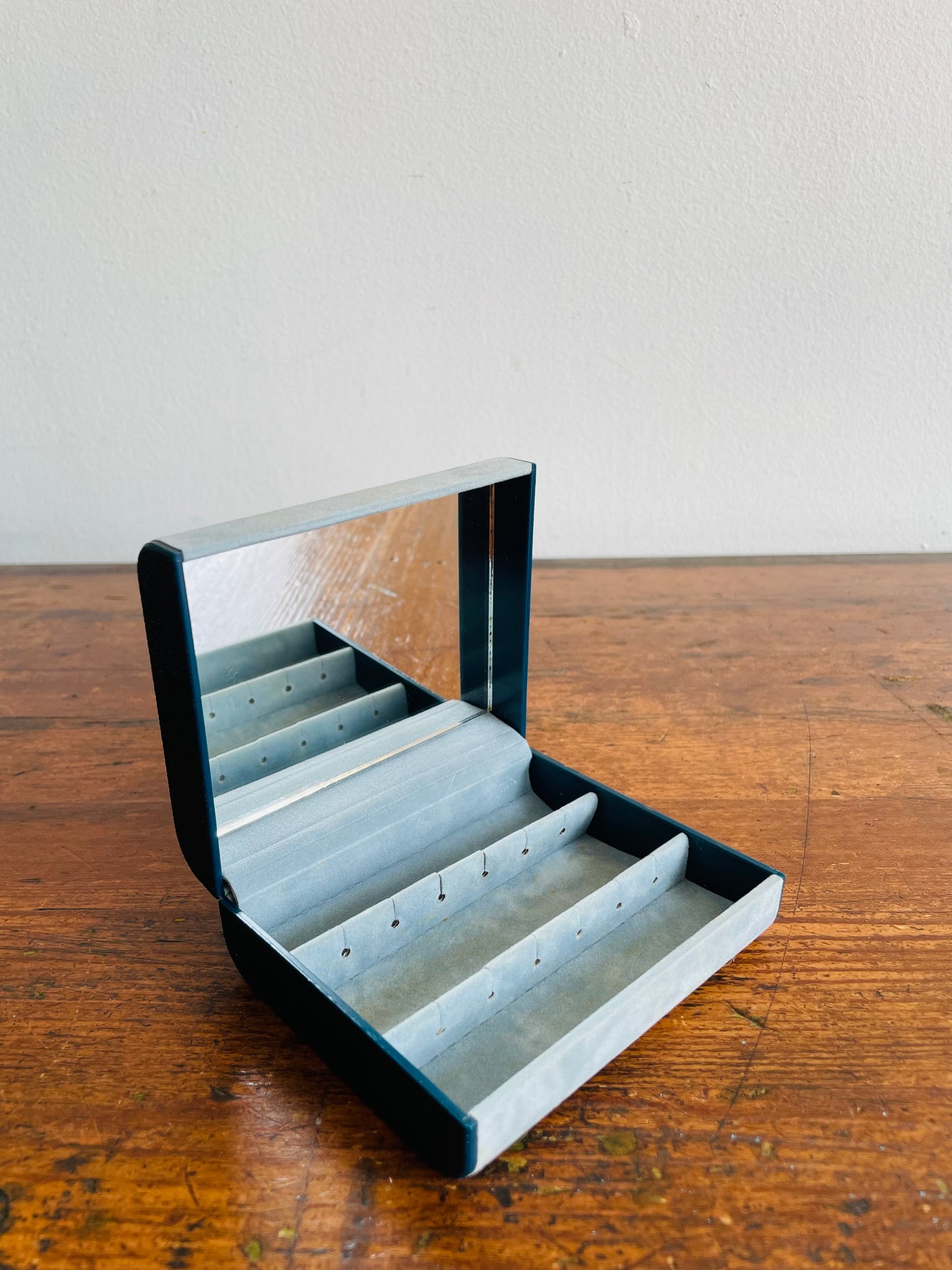 Design Philipp Hard Shell Powder Blue Velvet Jewellery Travel Case for Earrings with Rose Emblem - Has Mirror Inside & Can Hold 6 Pairs of Earrings - Made in Great Britain