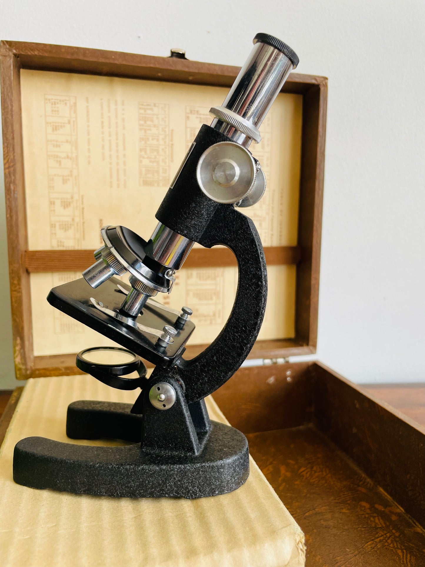 1956 SPI No. 1827 Deluxe Microscope Set in Carry Case - Includes Slides & Book - Made in Japan