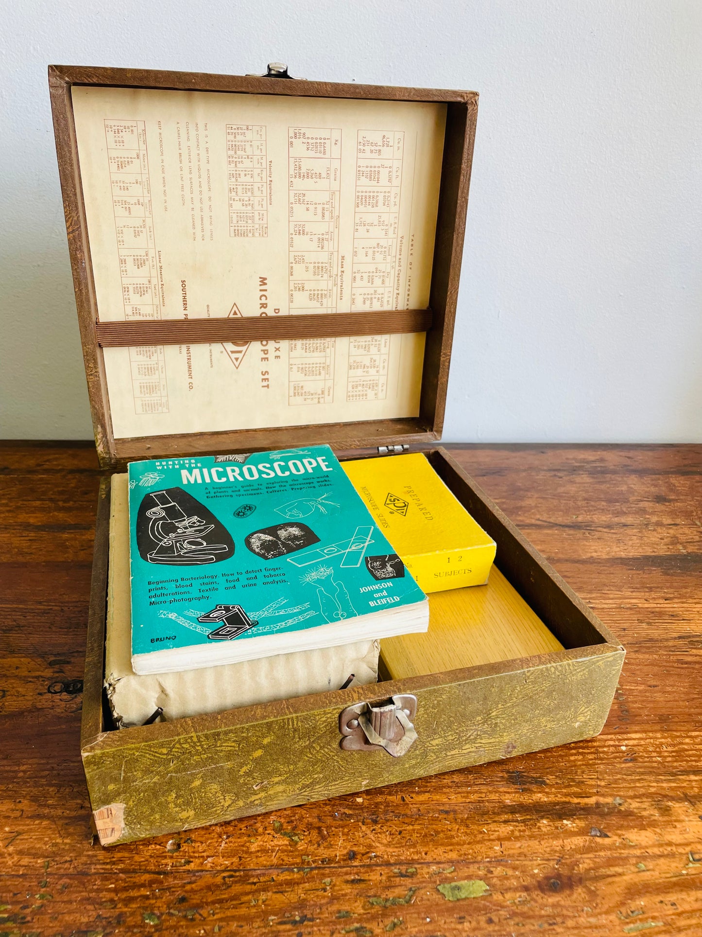 1956 SPI No. 1827 Deluxe Microscope Set in Carry Case - Includes Slides & Book - Made in Japan