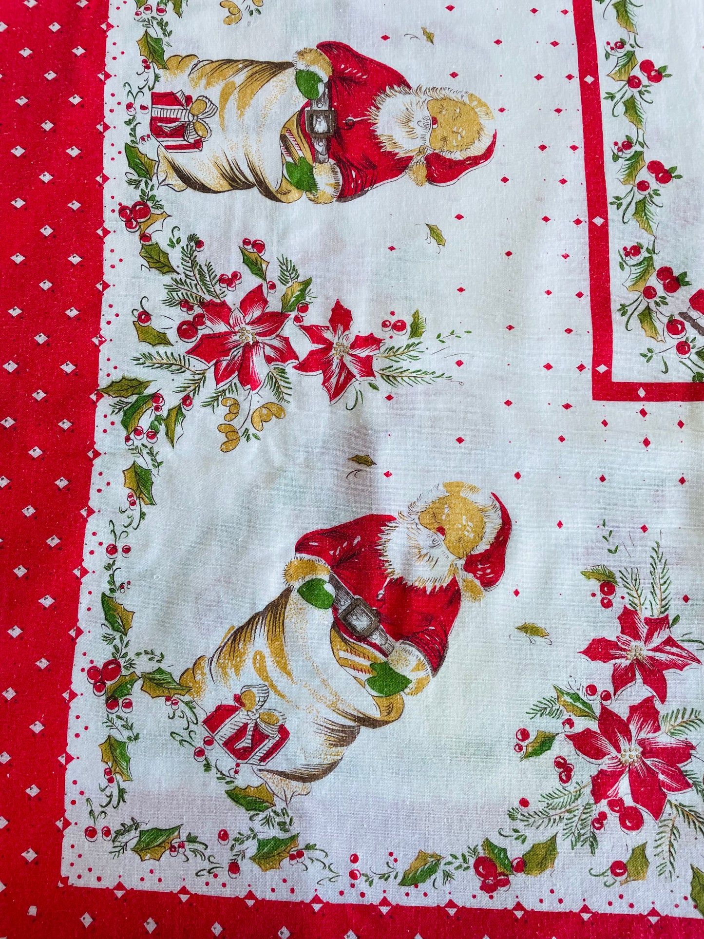 Adorable Santa with Sack of Presents Rectangular Cotton Tablecloth