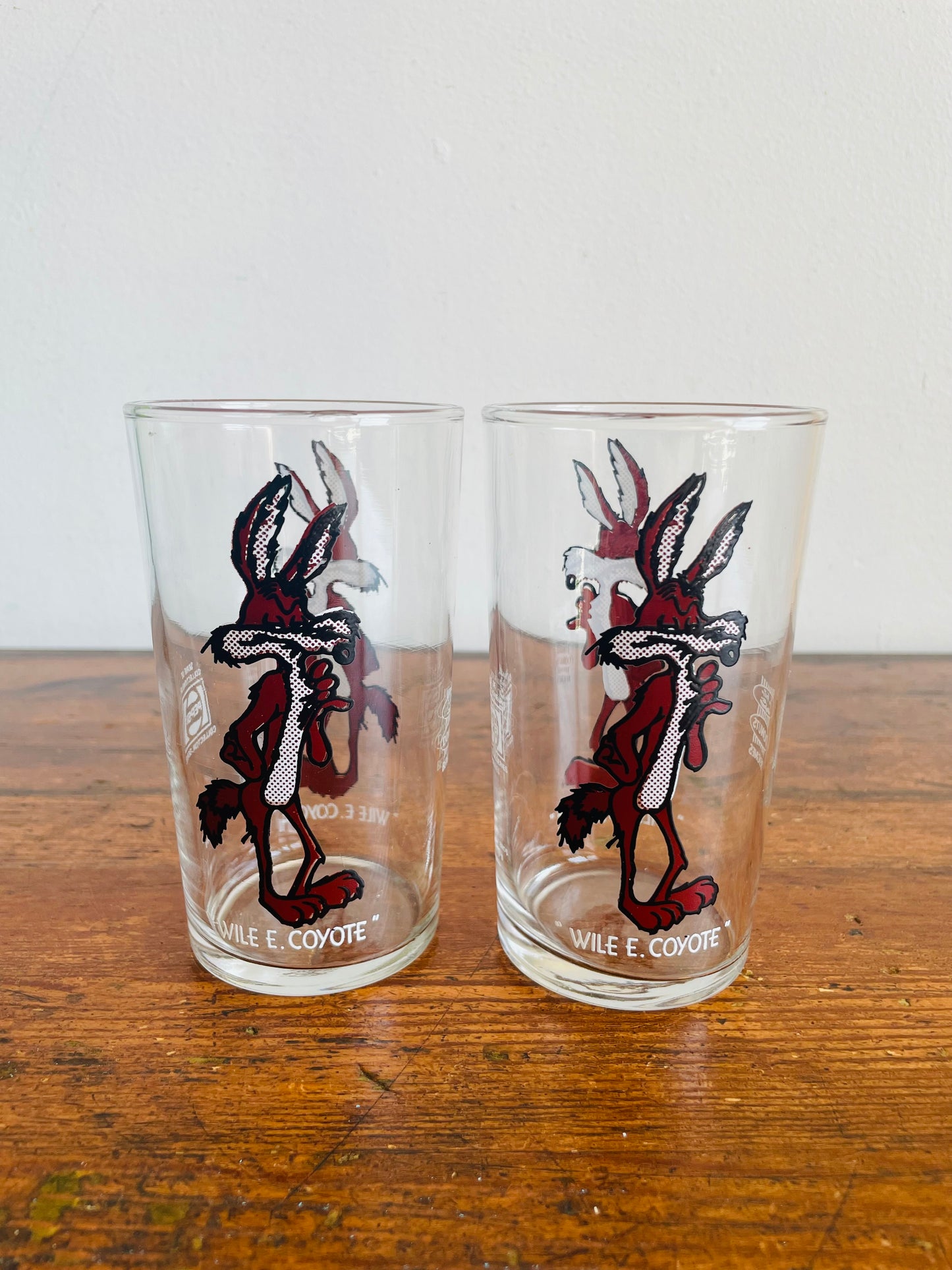 1978 Warner Bros Tim Hortons & Pepsi Wile E Coyote Collector Series Glasses - Set of 2