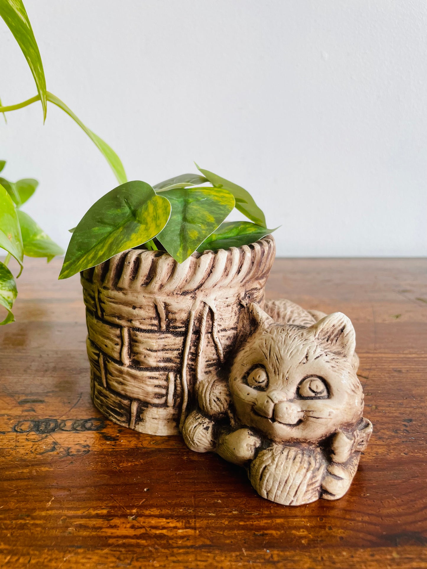Pompadour 1984 Cute Cat with Yarn Planter Pot