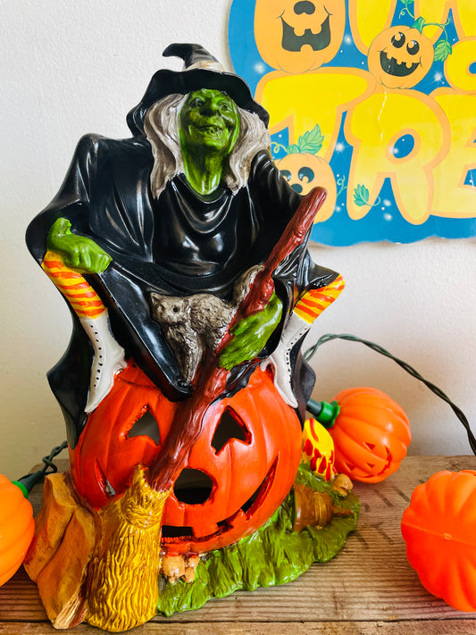 Vintage 1972 Byron Molds Halloween Witch & Black Cat Sitting on Jack-o-Lantern Pumpkin Lamp Light - Tested/Works - Includes Red Lightbulb
