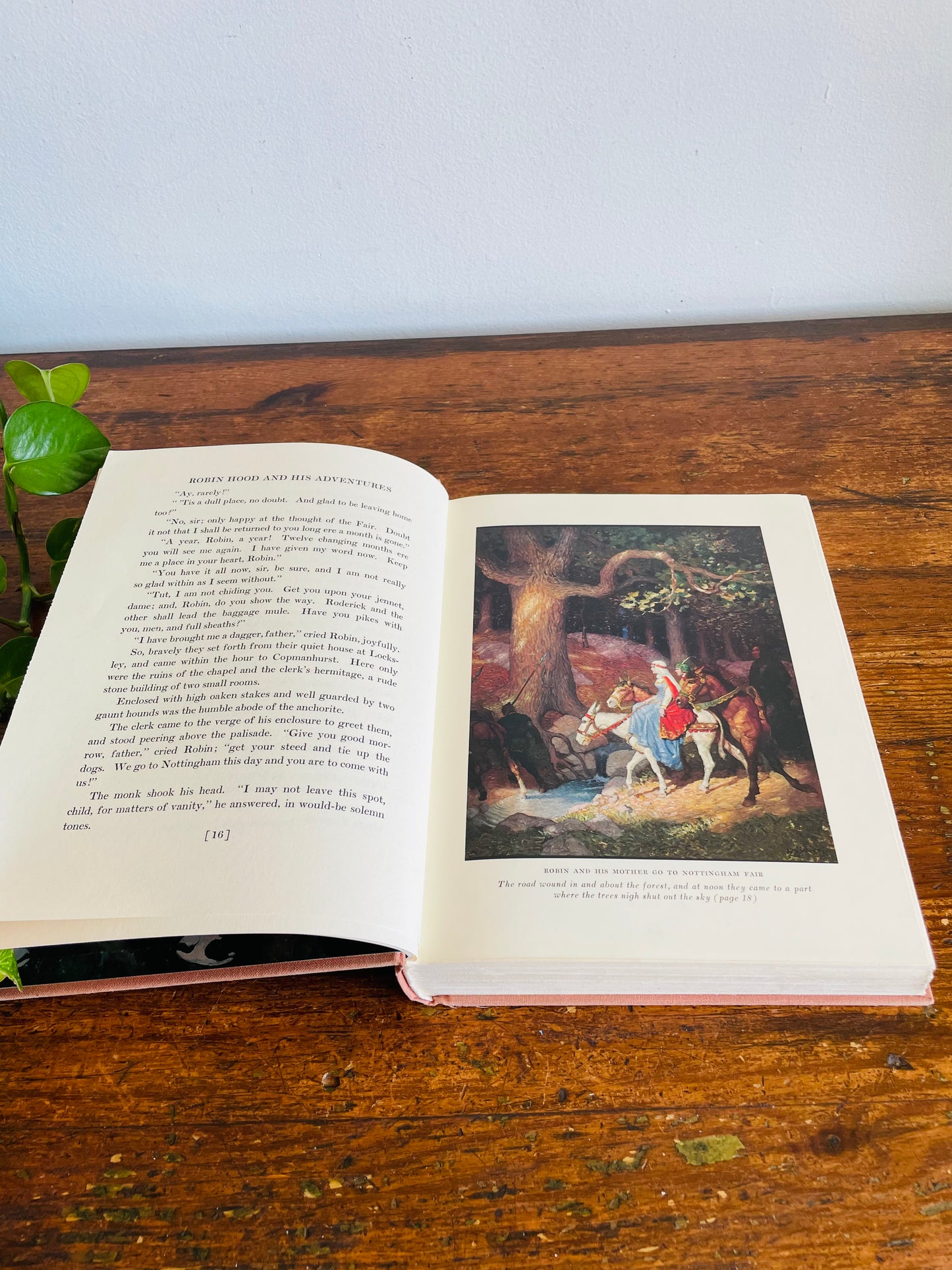 Vintage Robin Hood Hardcover Book by Paul Creswick & Illustrated by N.C. Wyeth