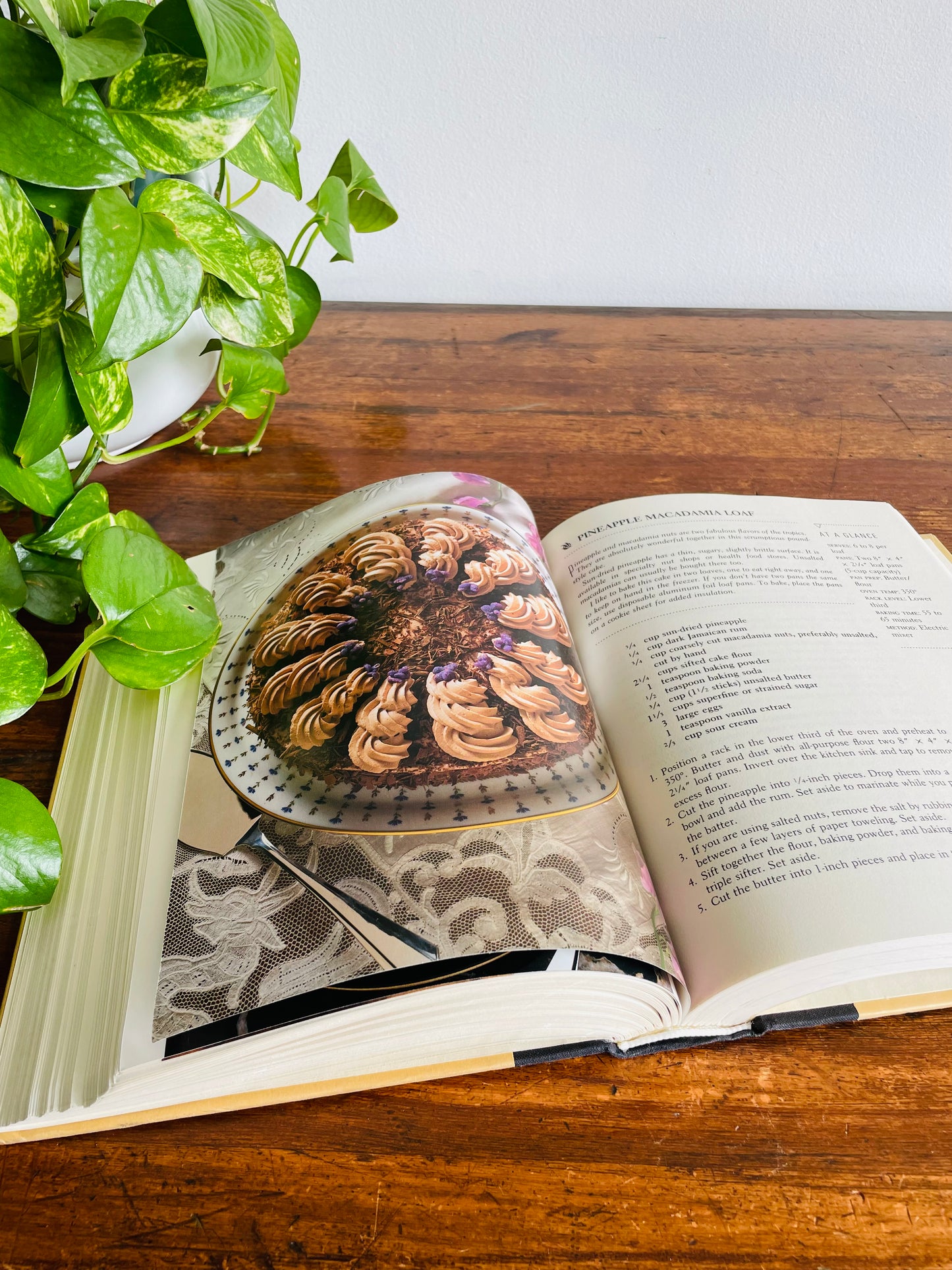 Great Cakes Hardcover Cookbook by Carole Walter (1991)