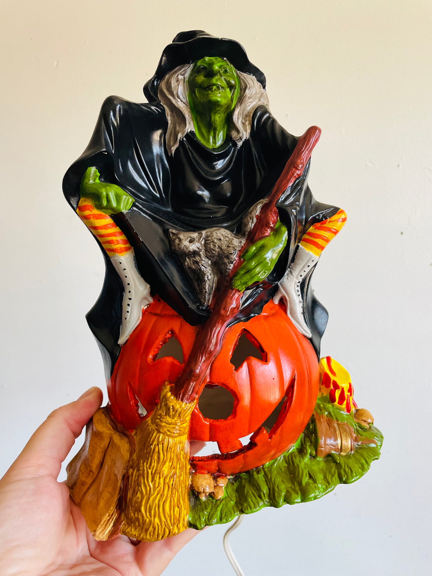 Vintage 1972 Byron Molds Halloween Witch & Black Cat Sitting on Jack-o-Lantern Pumpkin Lamp Light - Tested/Works - Includes Red Lightbulb