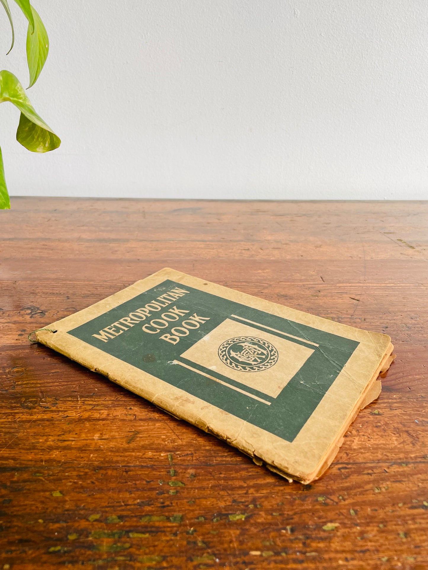 Antique Metropolitan Cookbook Paper Book - Printed & Distributed by the Metropolitan Life Insurance Company (1918)