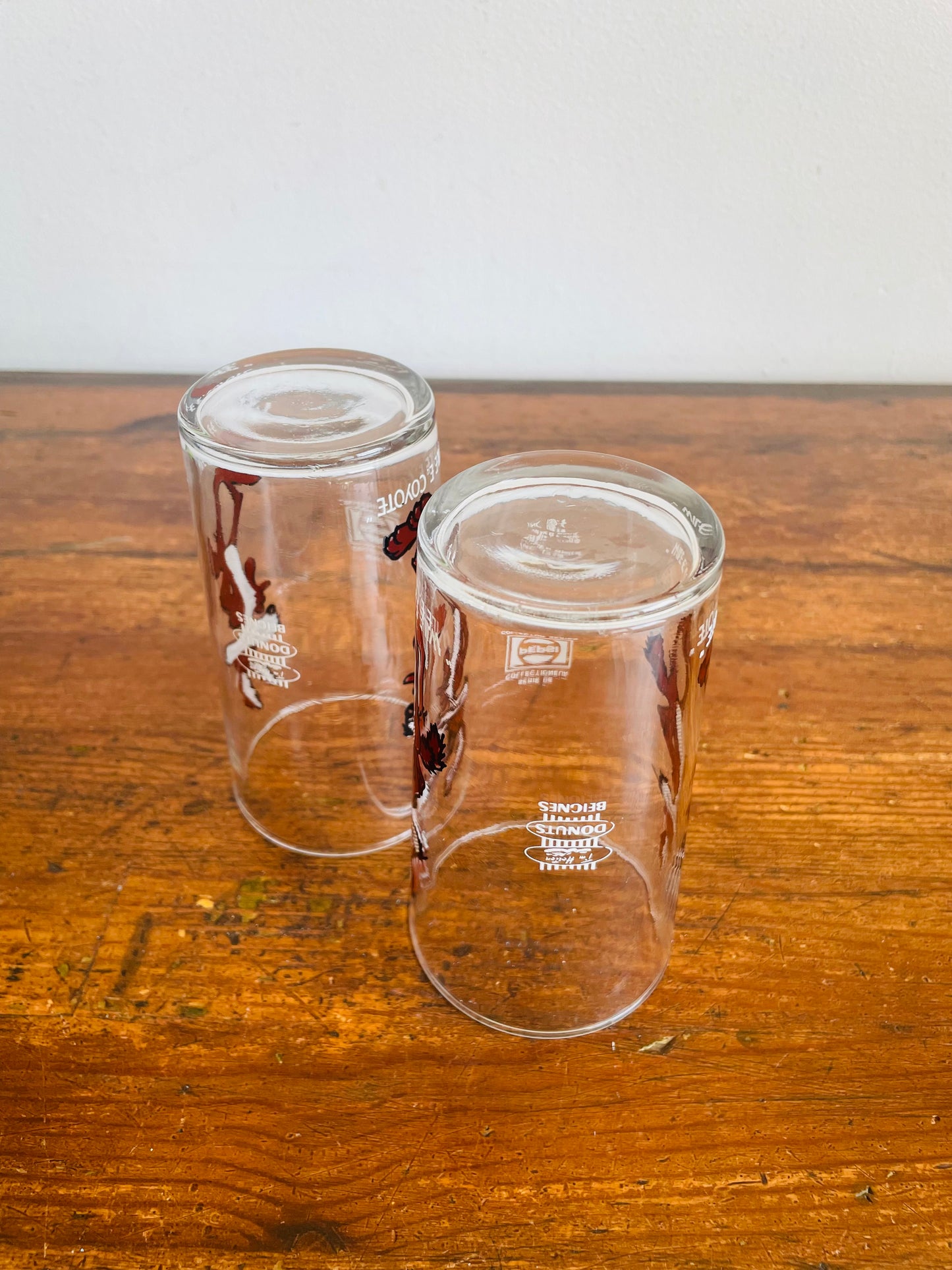 1978 Warner Bros Tim Hortons & Pepsi Wile E Coyote Collector Series Glasses - Set of 2