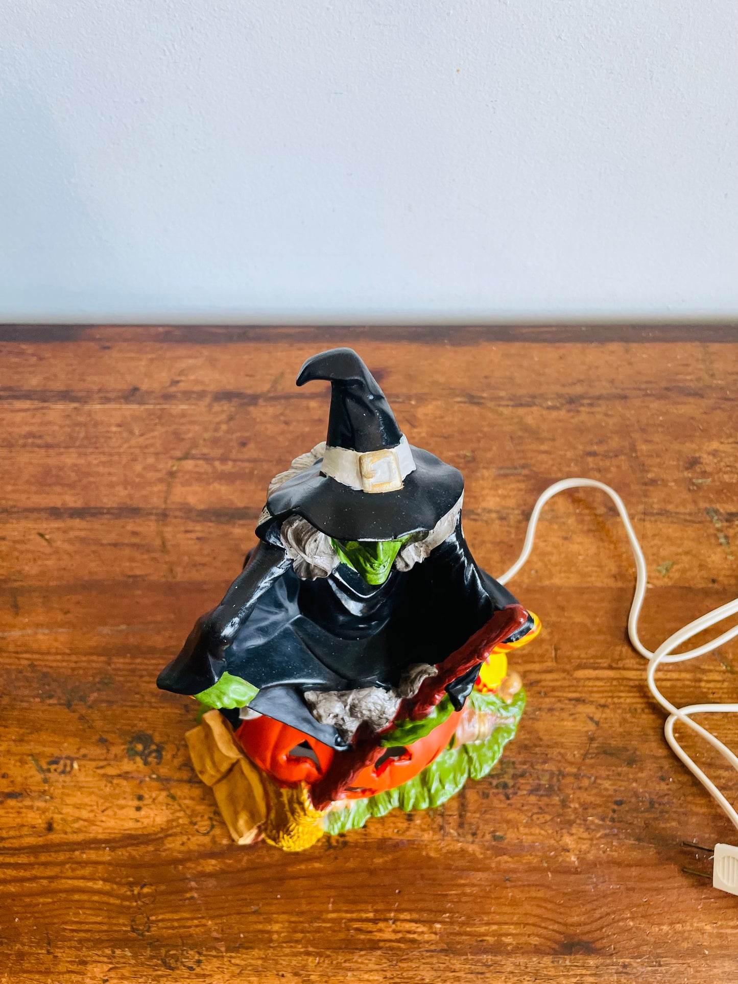 Vintage 1972 Byron Molds Halloween Witch & Black Cat Sitting on Jack-o-Lantern Pumpkin Lamp Light - Tested/Works - Includes Red Lightbulb