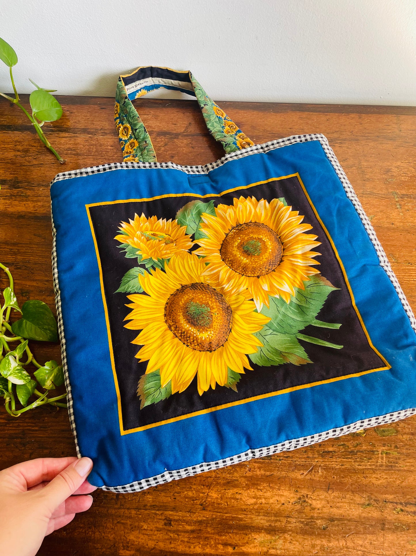Vintage Cheerful & Bright Padded Cloth Tote Bag with Double-Sided Sunflower Design