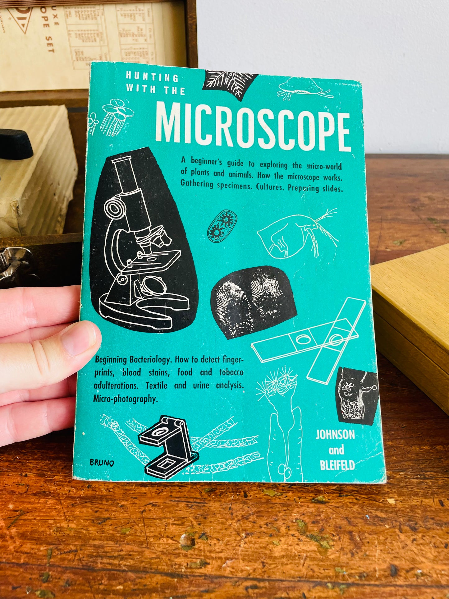 1956 SPI No. 1827 Deluxe Microscope Set in Carry Case - Includes Slides & Book - Made in Japan