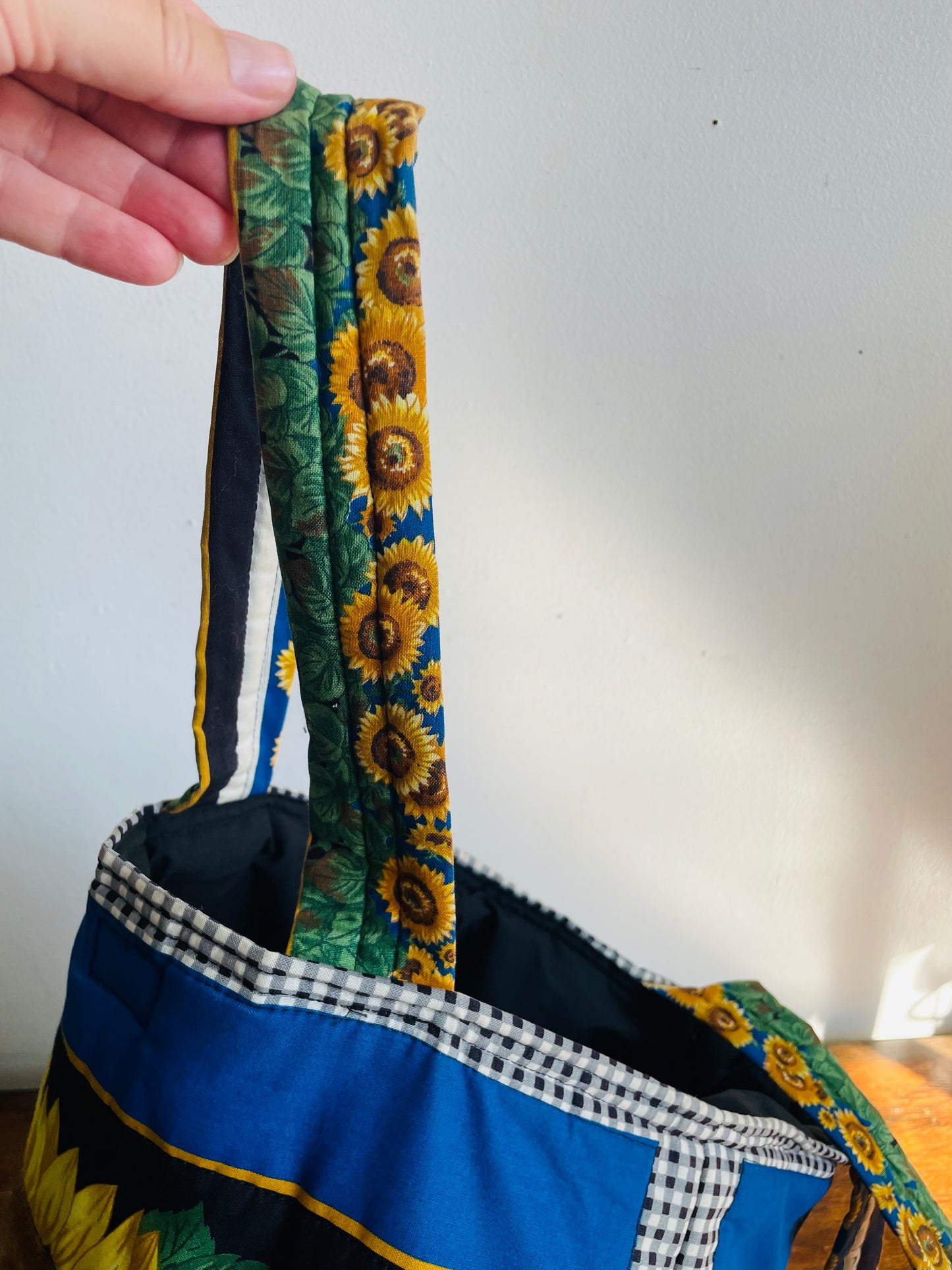 Vintage Cheerful & Bright Padded Cloth Tote Bag with Double-Sided Sunflower Design