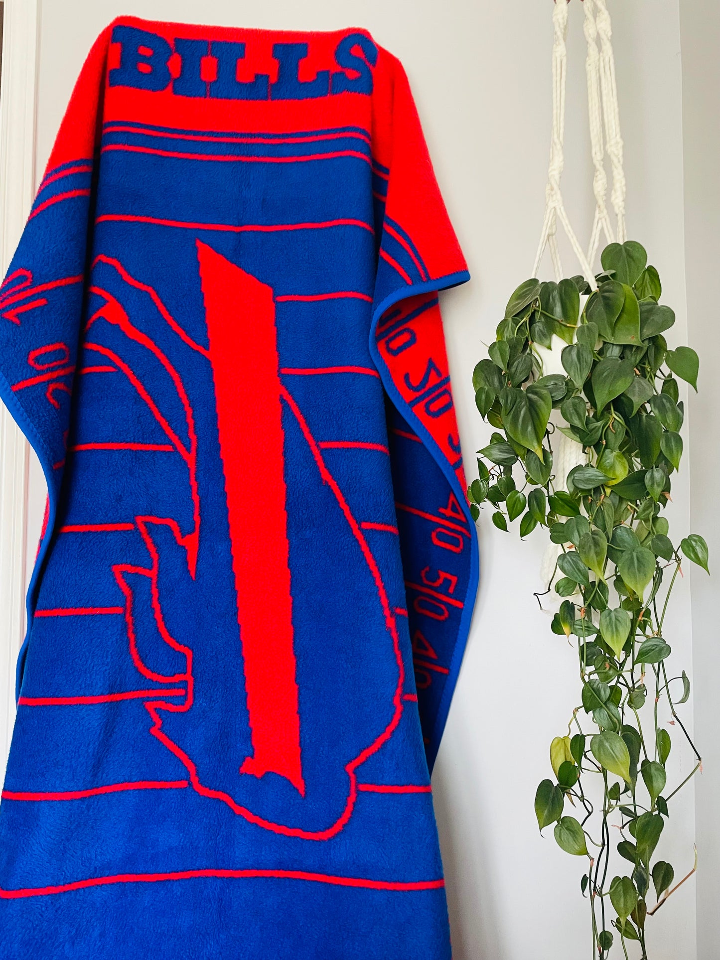 1990s The Northwest Company Buffalo Bills NFL Super Soft Red & Blue Fleece Reversible Stadium Throw Blanket