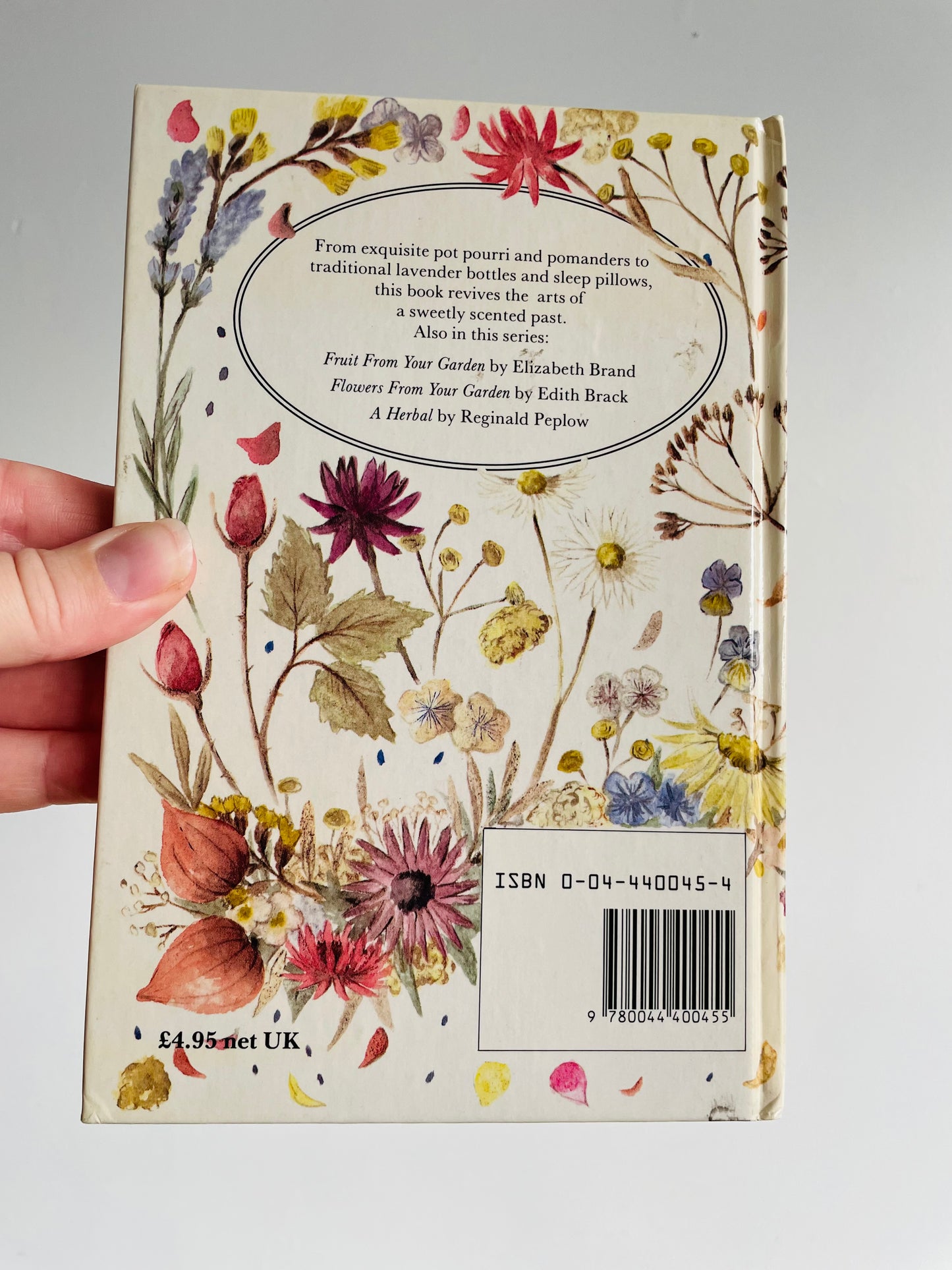 Pot Pourri and Other Scented Delights Hardcover Book by The National Trust (1987)