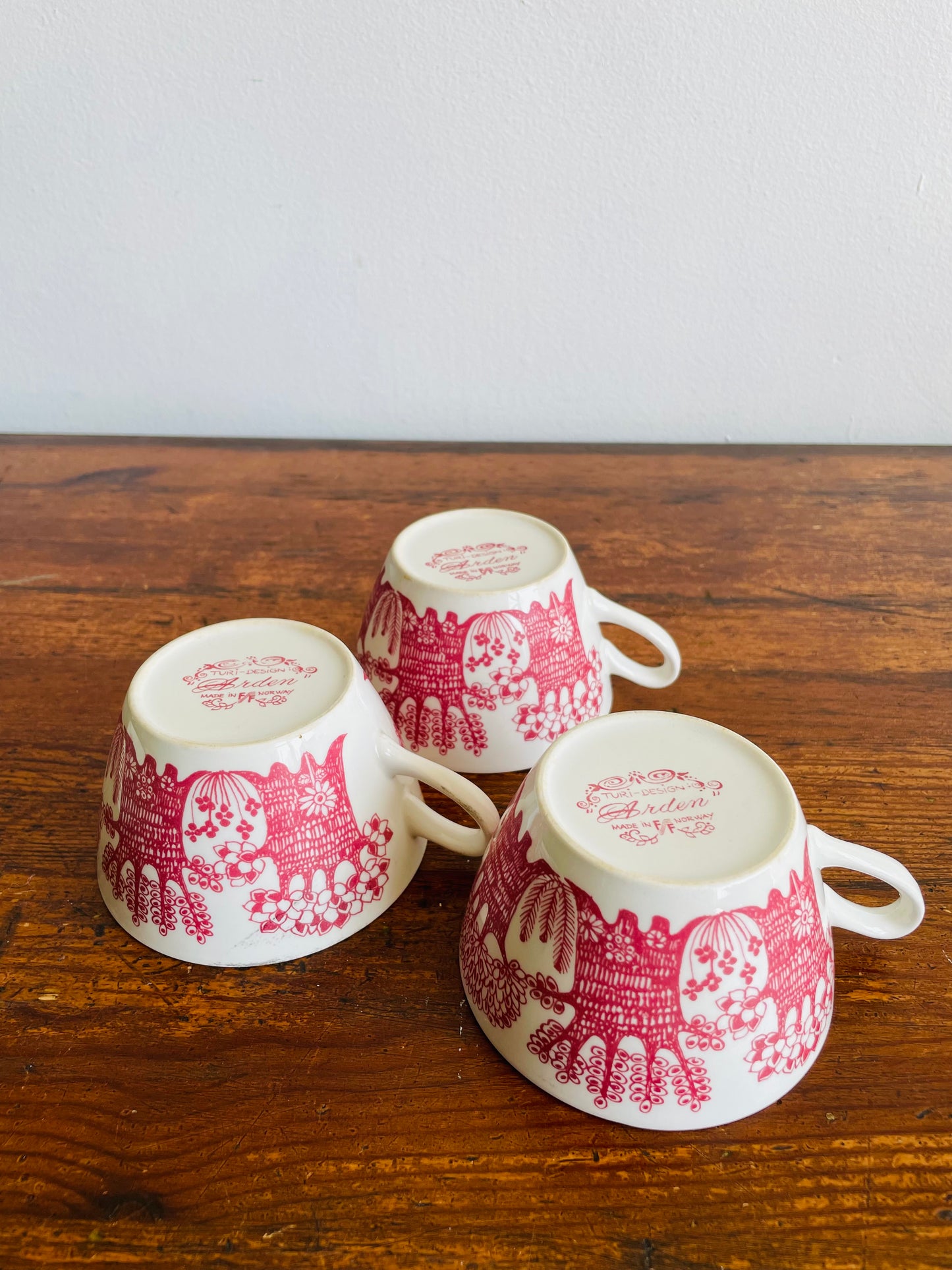 Figgjo Flint Norway Turi-Design "Arden" Set of 5 Pieces - Two Square Saucer Plates & Three Tea Cups
