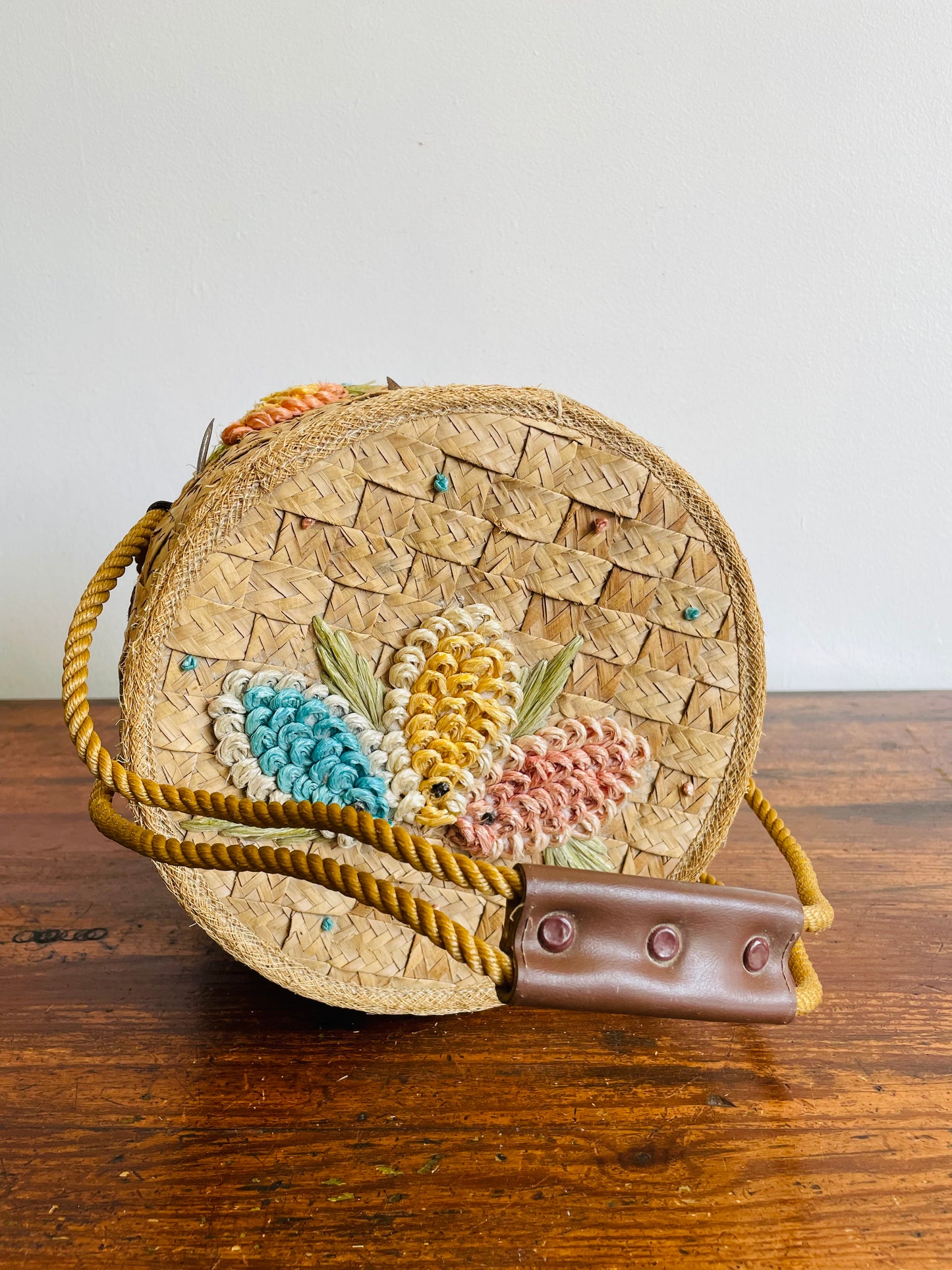 Woven Straw & Raffia Bucket Purse Basket with Lid