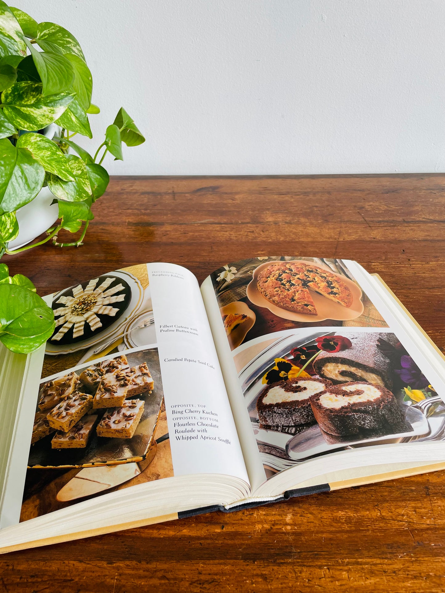 Great Cakes Hardcover Cookbook by Carole Walter (1991)