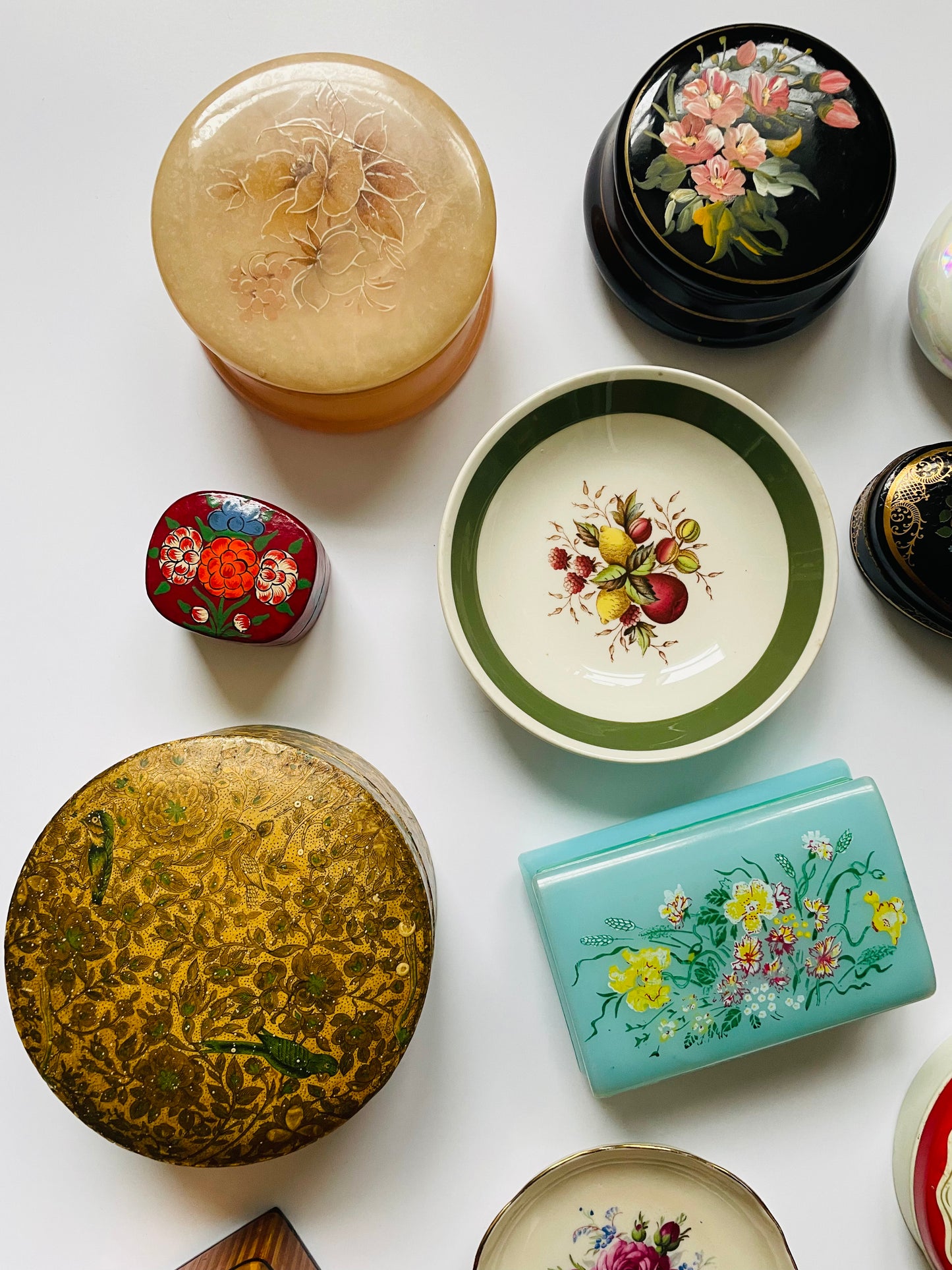 Mini Lacquerware Trinket Box with Lid & Hand Painted Floral Design - Also Great for Medicine or Jewellery!