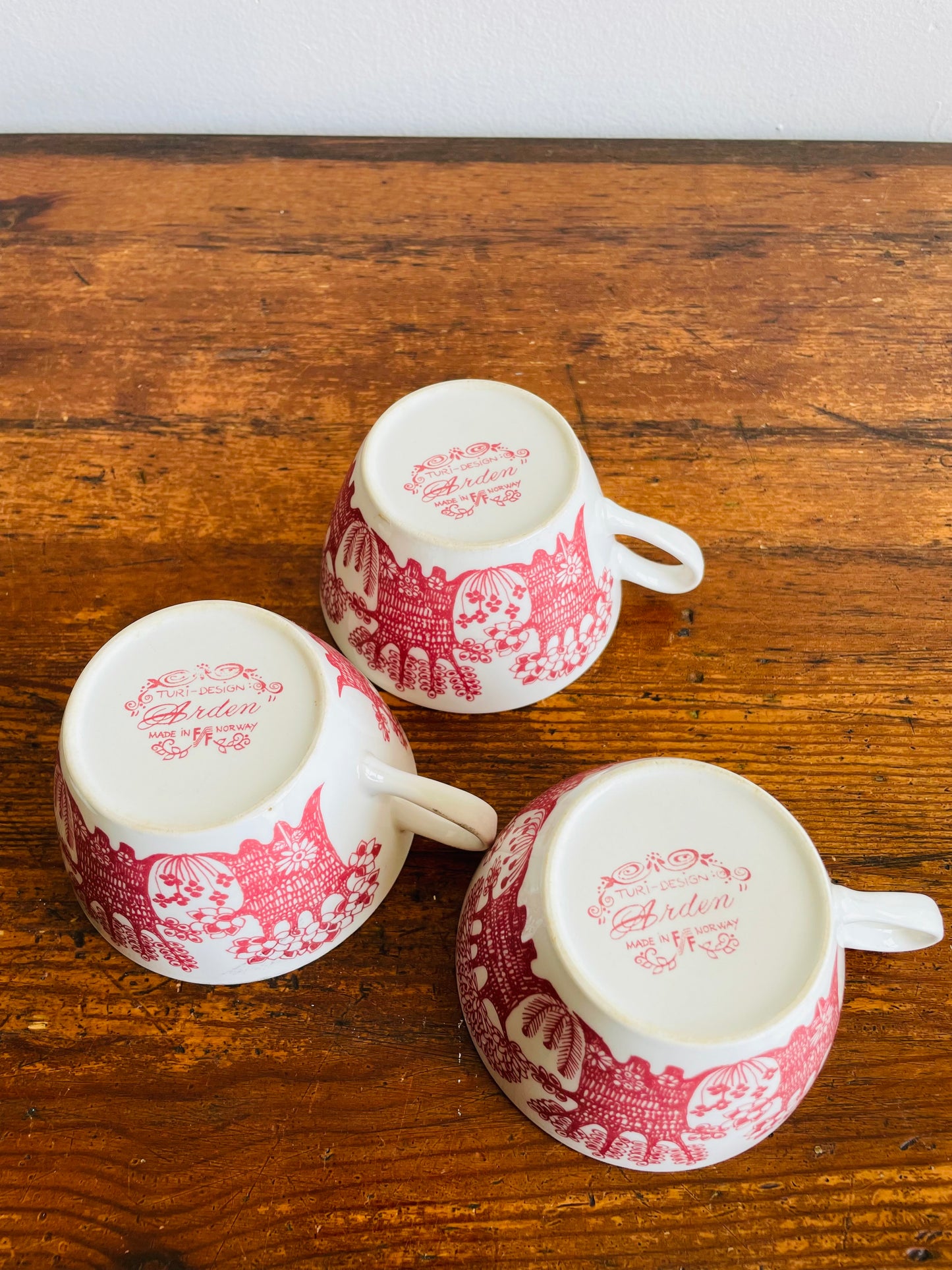 Figgjo Flint Norway Turi-Design "Arden" Set of 5 Pieces - Two Square Saucer Plates & Three Tea Cups