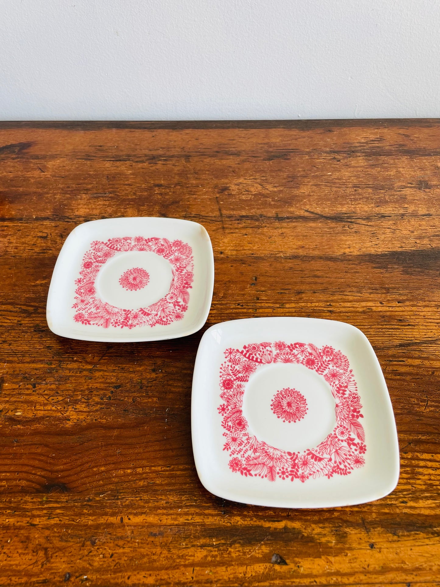Figgjo Flint Norway Turi-Design "Arden" Set of 5 Pieces - Two Square Saucer Plates & Three Tea Cups