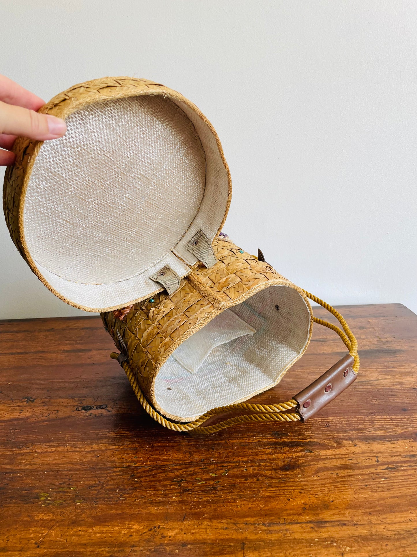 Woven Straw & Raffia Bucket Purse Basket with Lid