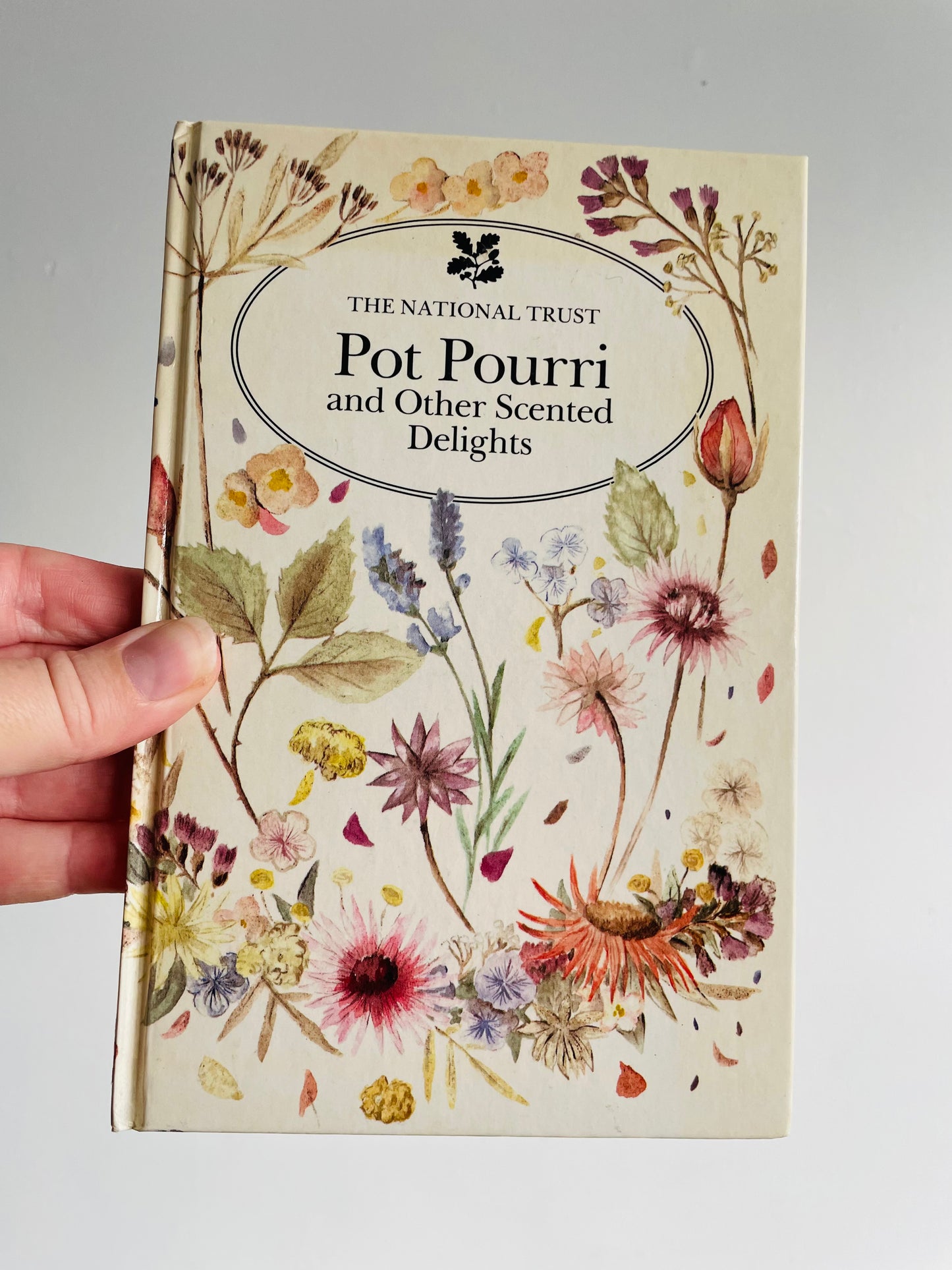 Pot Pourri and Other Scented Delights Hardcover Book by The National Trust (1987)