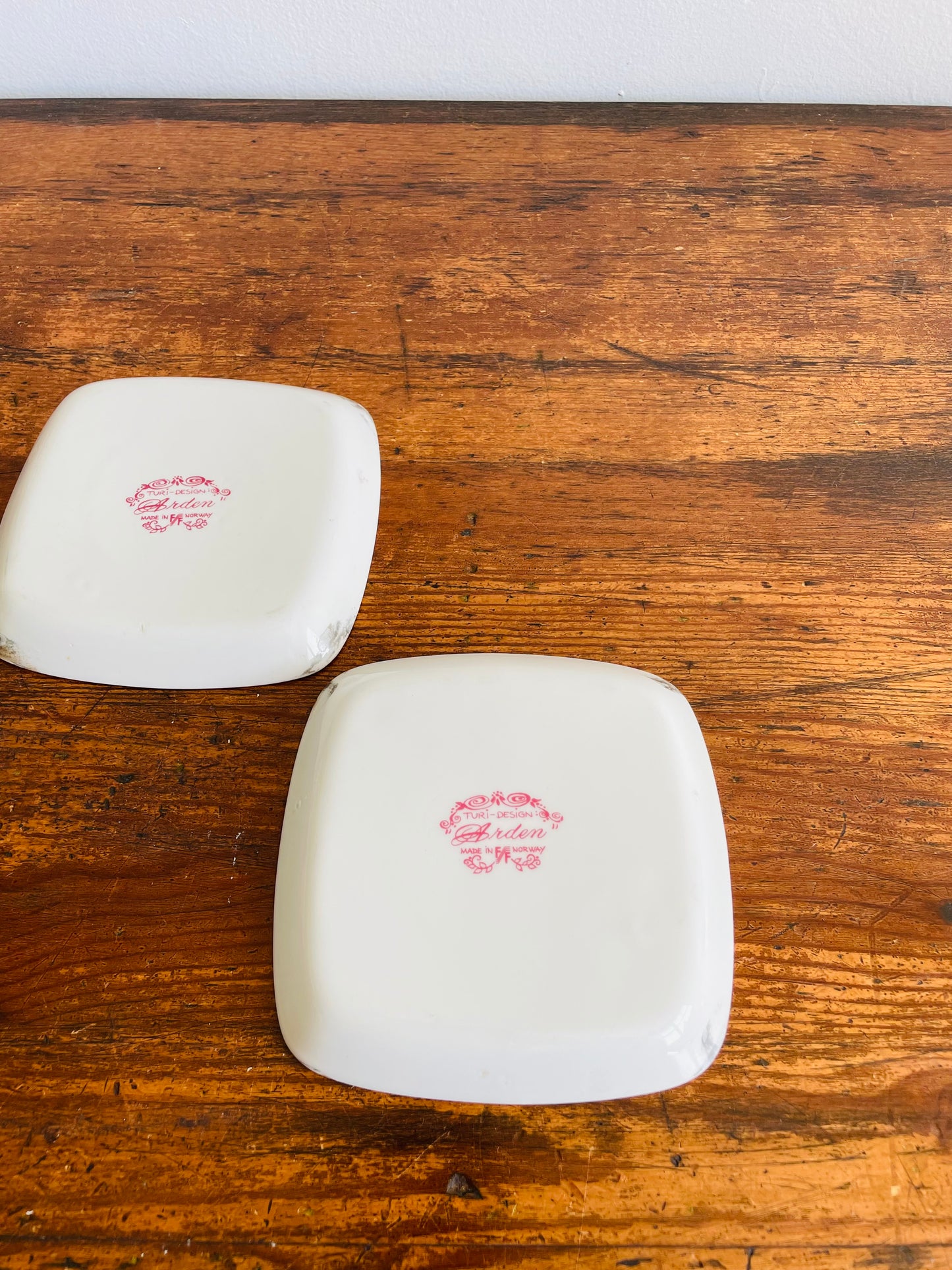 Figgjo Flint Norway Turi-Design "Arden" Set of 5 Pieces - Two Square Saucer Plates & Three Tea Cups