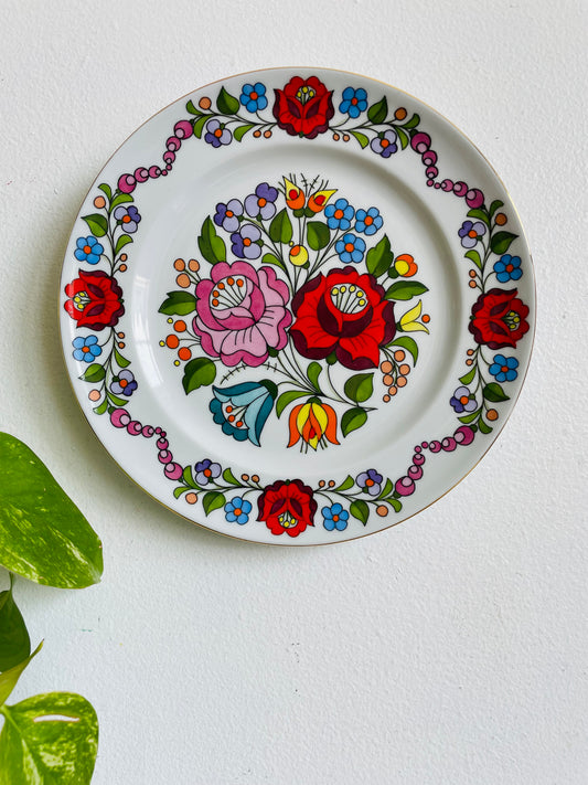 Kalocsa Hungary Hand Painted Folk Art Wall Hanging Plate with Large Multicoloured Flower Design