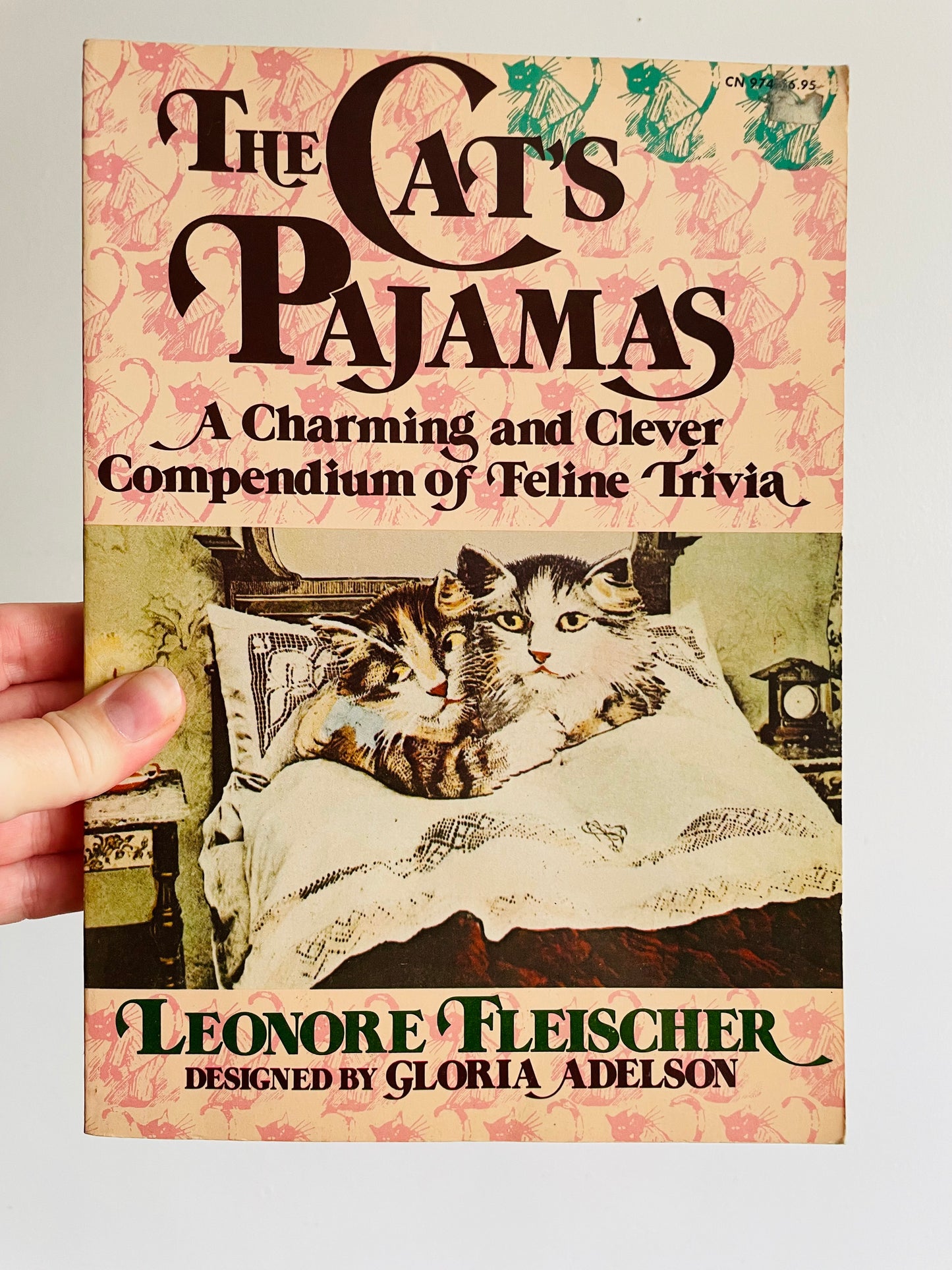 The Cat's Pajamas: A Charming and Clever Compendium of Feline Trivia by Leonore Fleischer Paperback Book (1982)