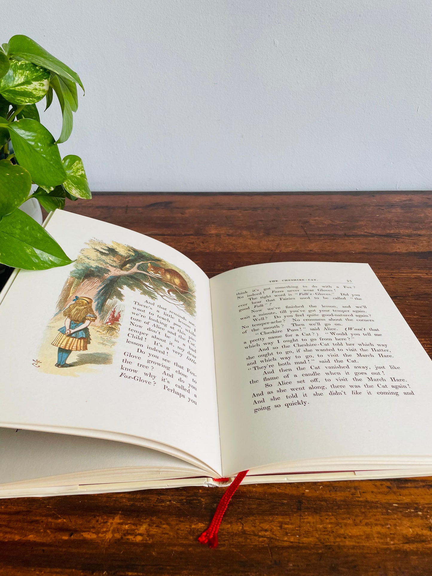 The Nursery Alice by Lewis Carroll Hardcover Book - 1980 Reprint